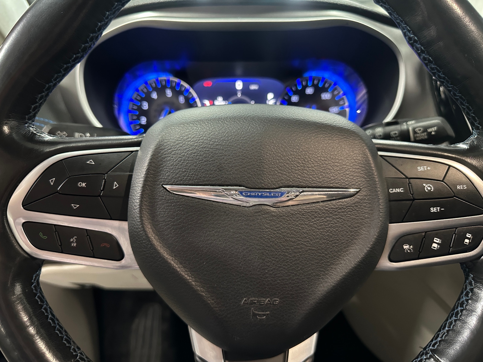 Thumbnail: 2021 Chrysler Pacifica - 4