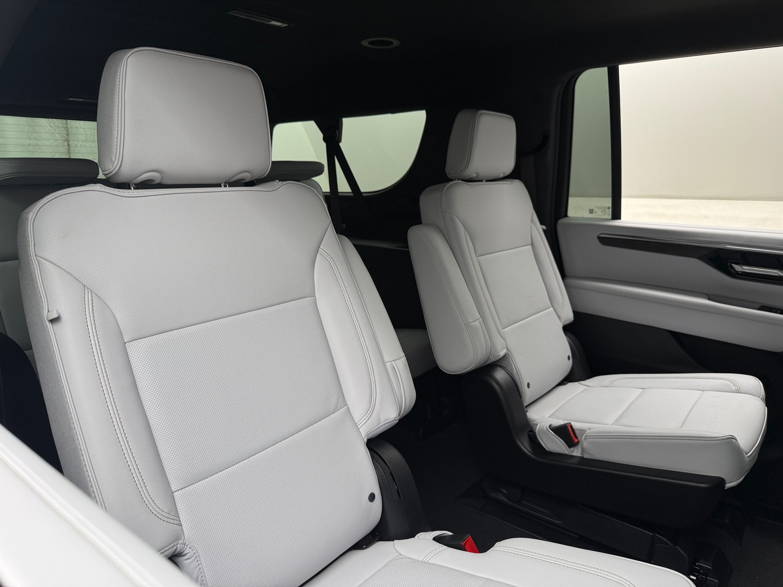 Thumbnail: 2025 Chevrolet Suburban - 5