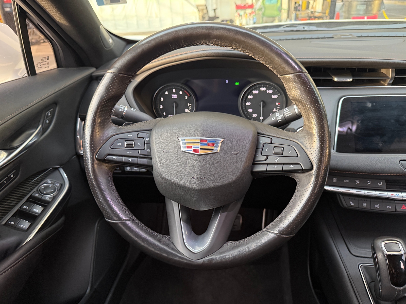 Thumbnail: 2019 Cadillac XT4 - 4