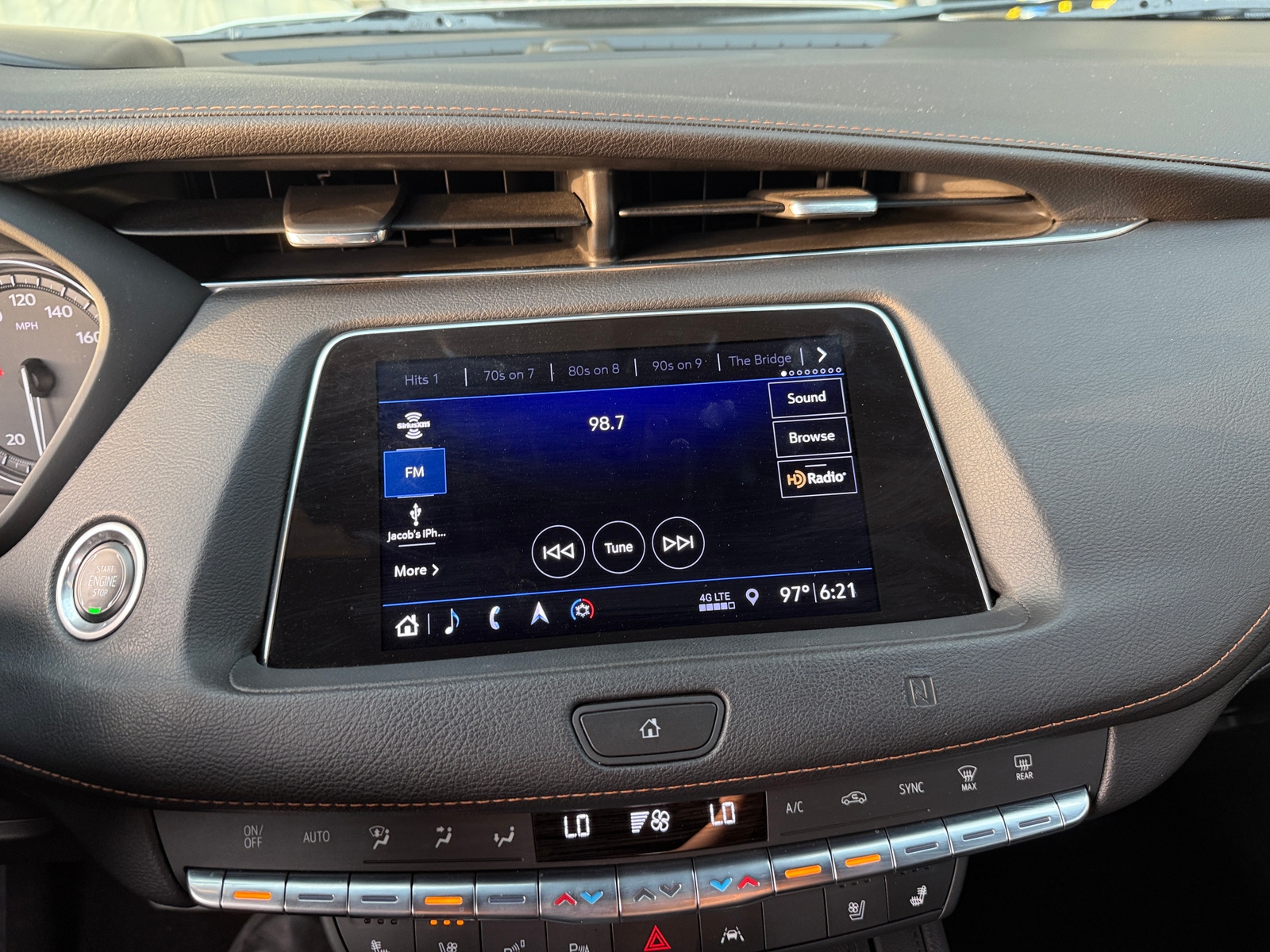 Thumbnail: 2019 Cadillac XT4 - 3