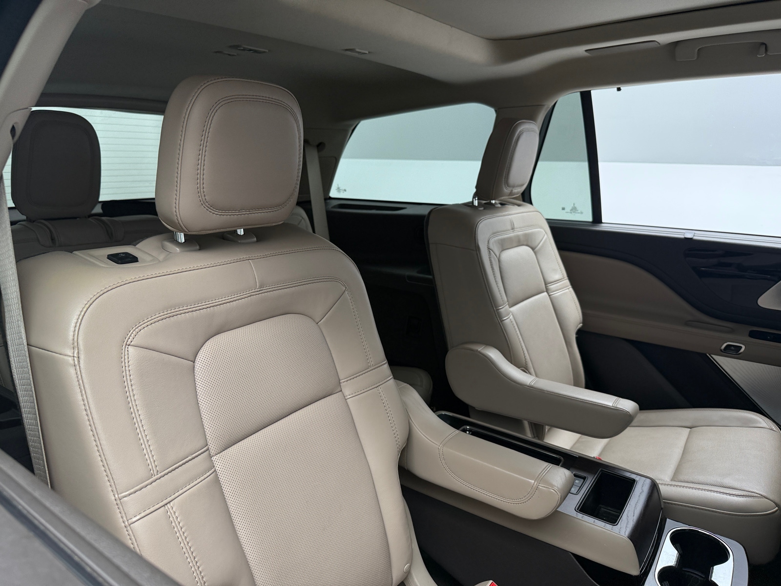Thumbnail: 2022 Lincoln Aviator - 5