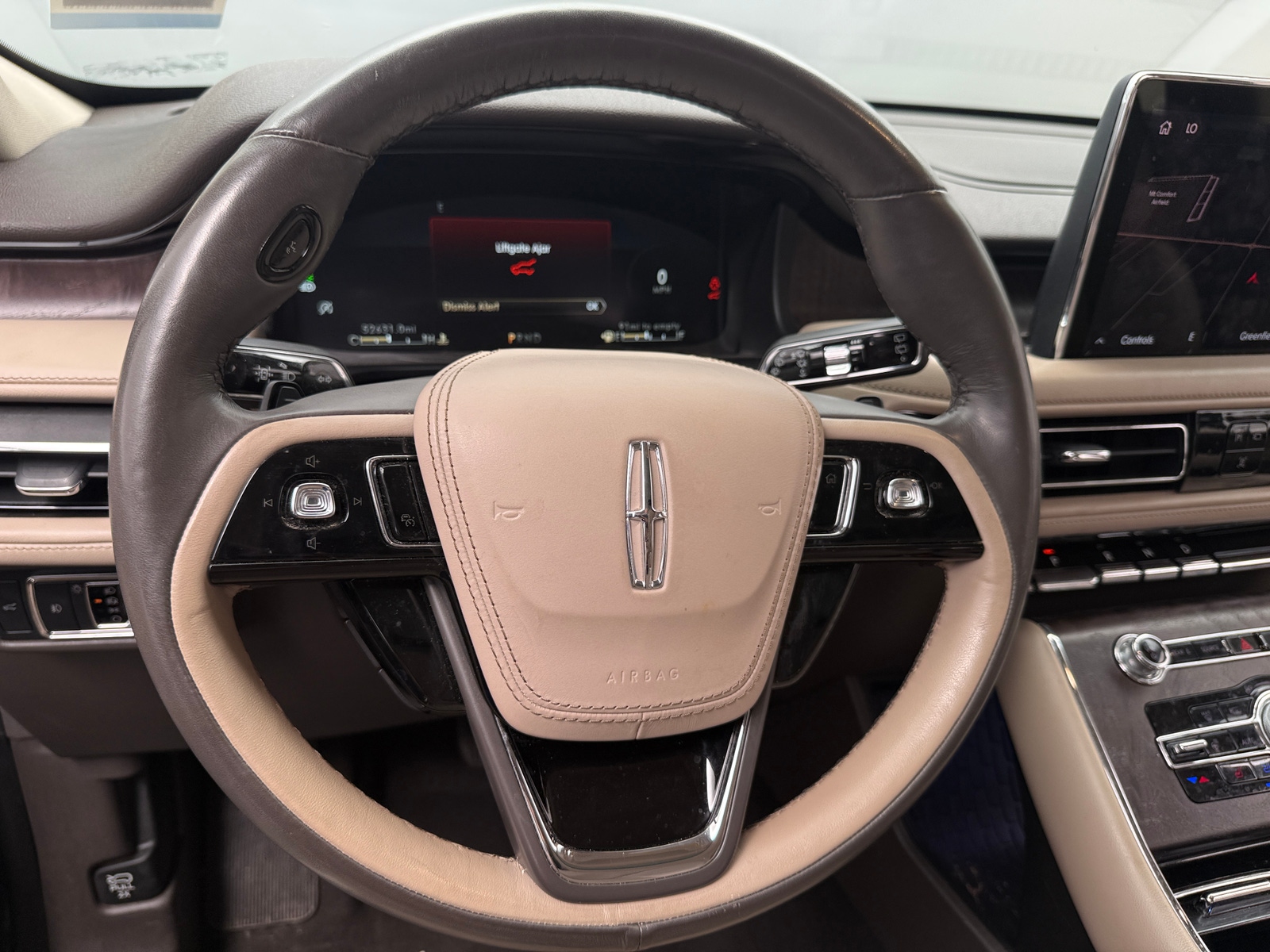 Thumbnail: 2022 Lincoln Aviator - 4