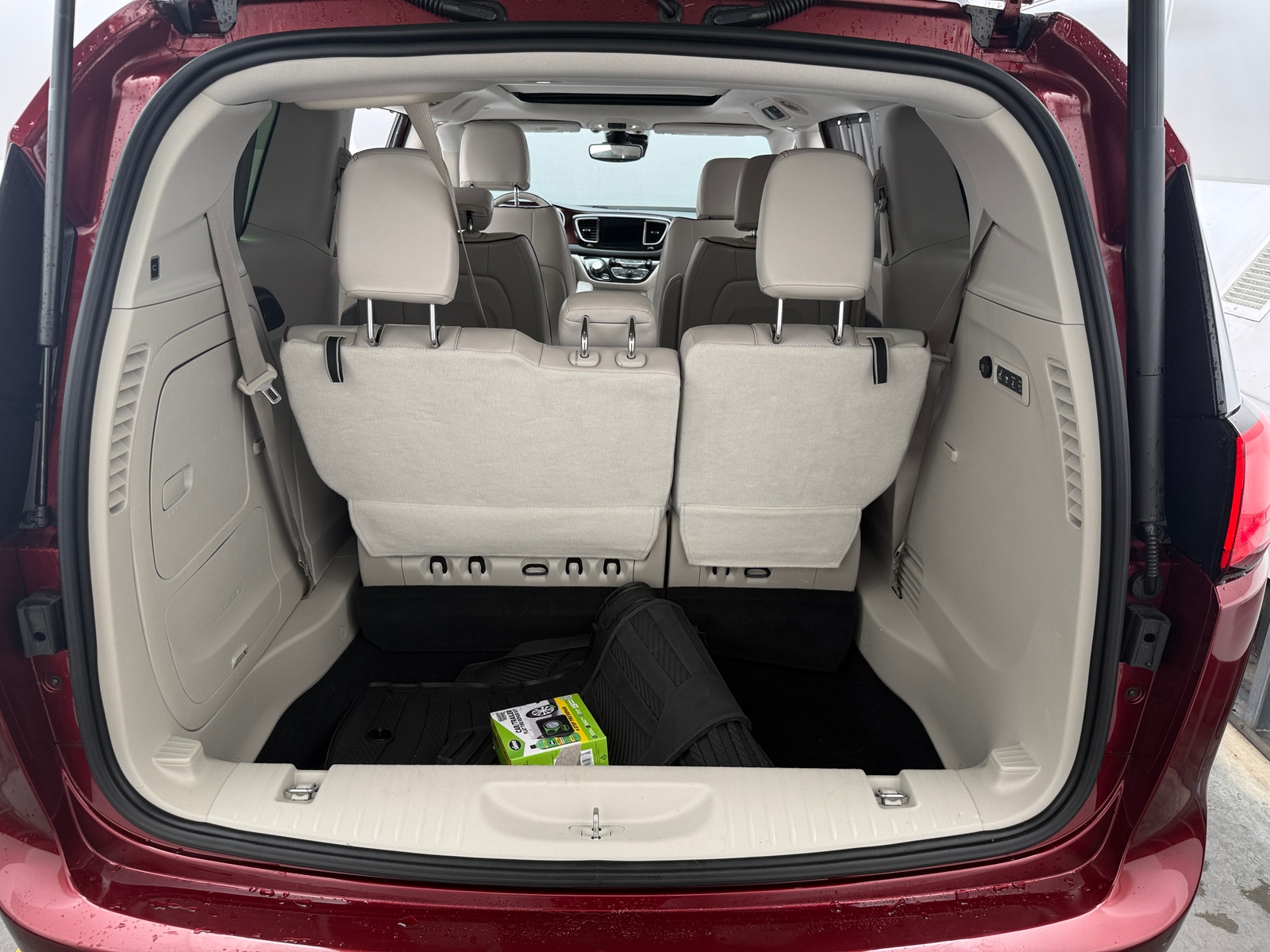 Thumbnail: 2017 Chrysler Pacifica - 6