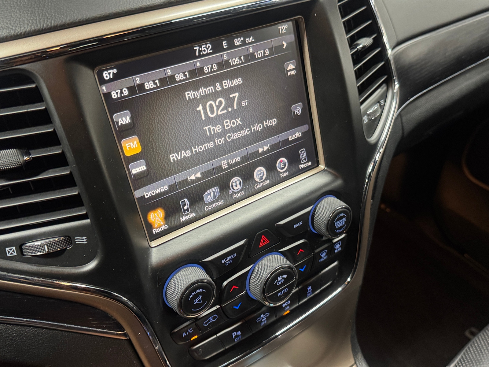Thumbnail: 2014 Jeep Grand Cherokee - 3
