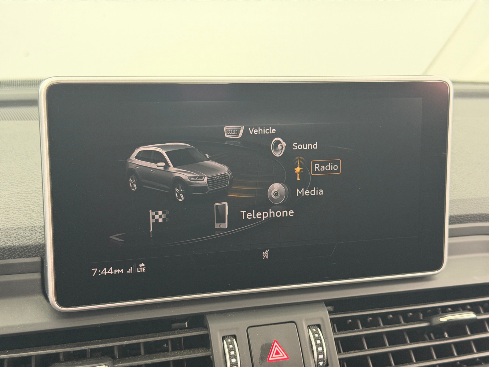 Thumbnail: 2020 Audi Q5 - 3