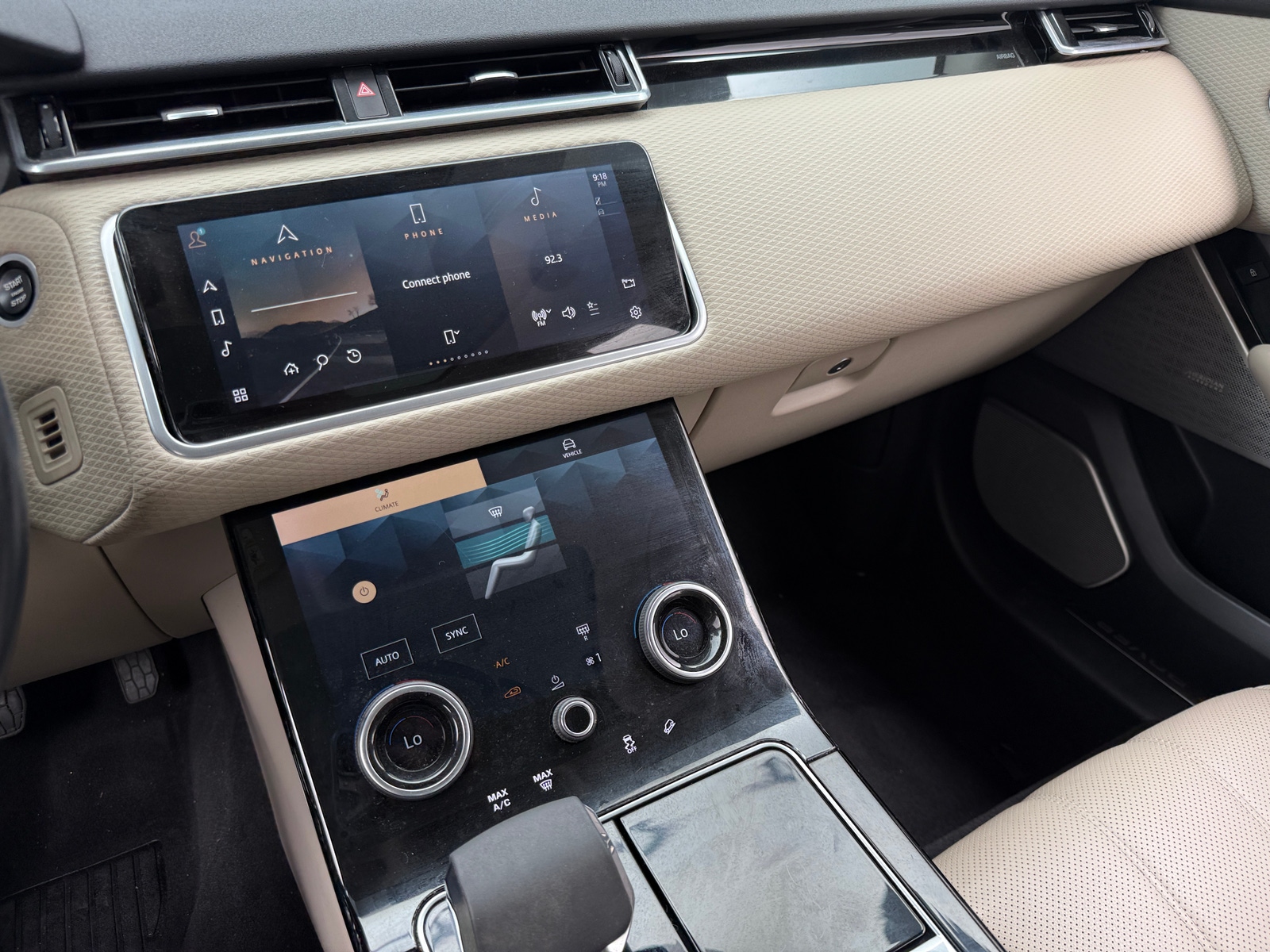 Thumbnail: 2021 Land Rover Range Rover Velar - 3
