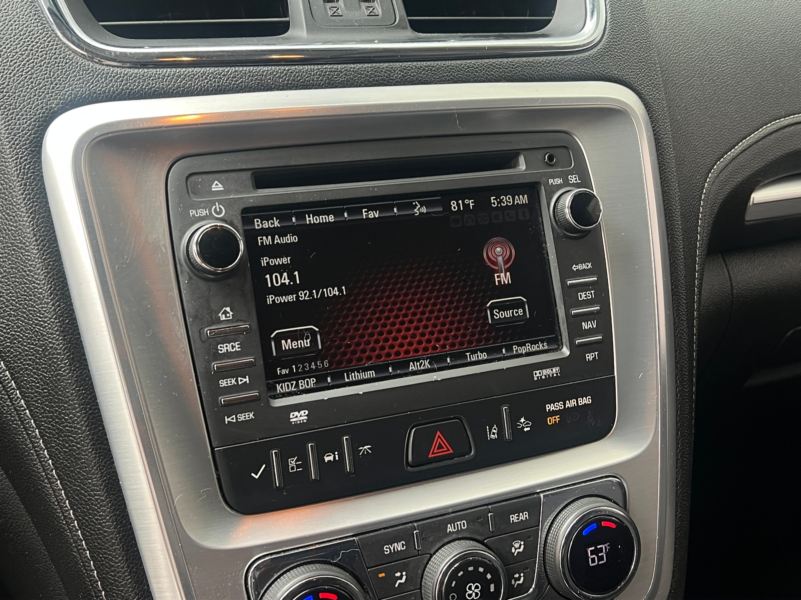 Thumbnail: 2017 GMC Acadia - 3