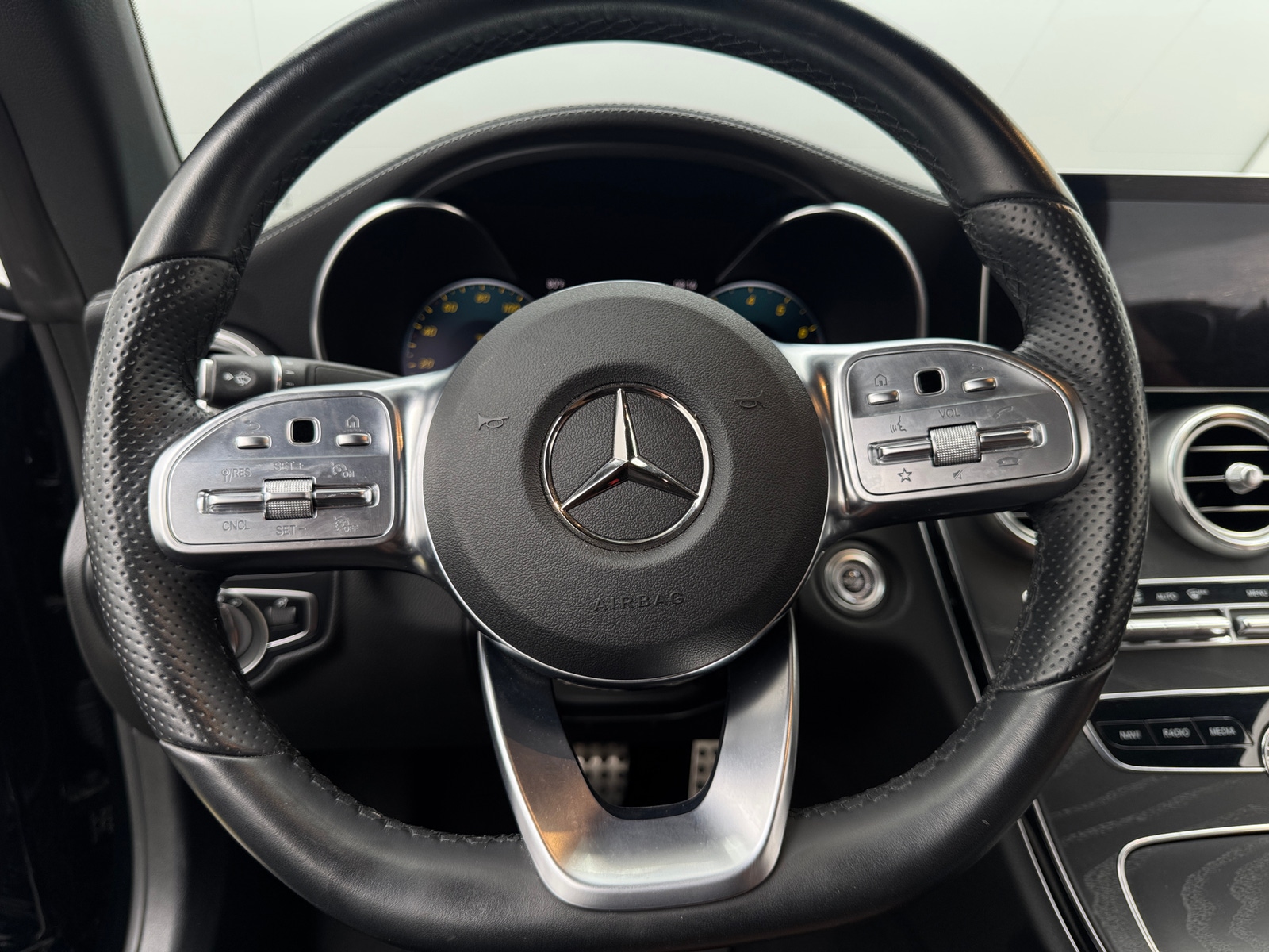 Thumbnail: 2022 Mercedes-Benz C-Class - 4