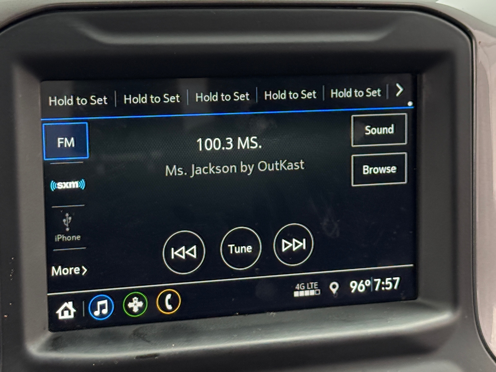 Thumbnail: 2019 Chevrolet Silverado 1500 - 4