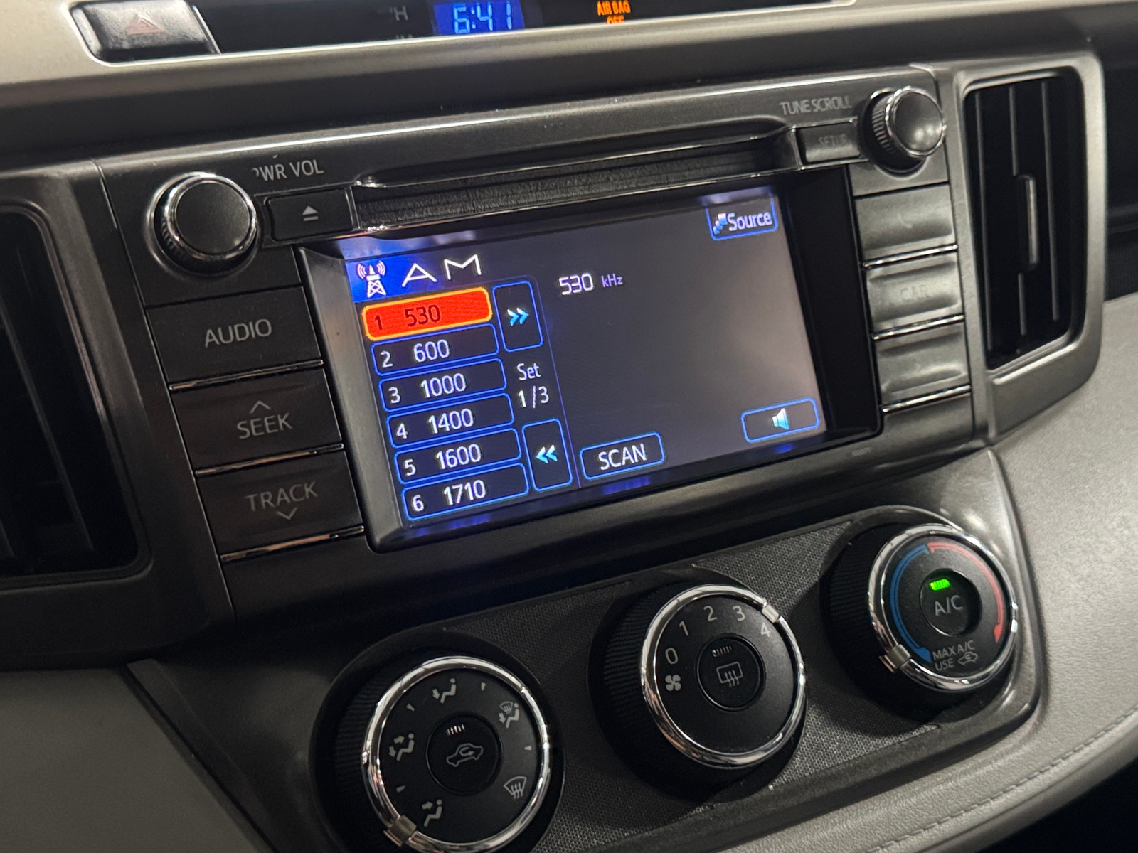 Thumbnail: 2013 Toyota RAV4 - 4