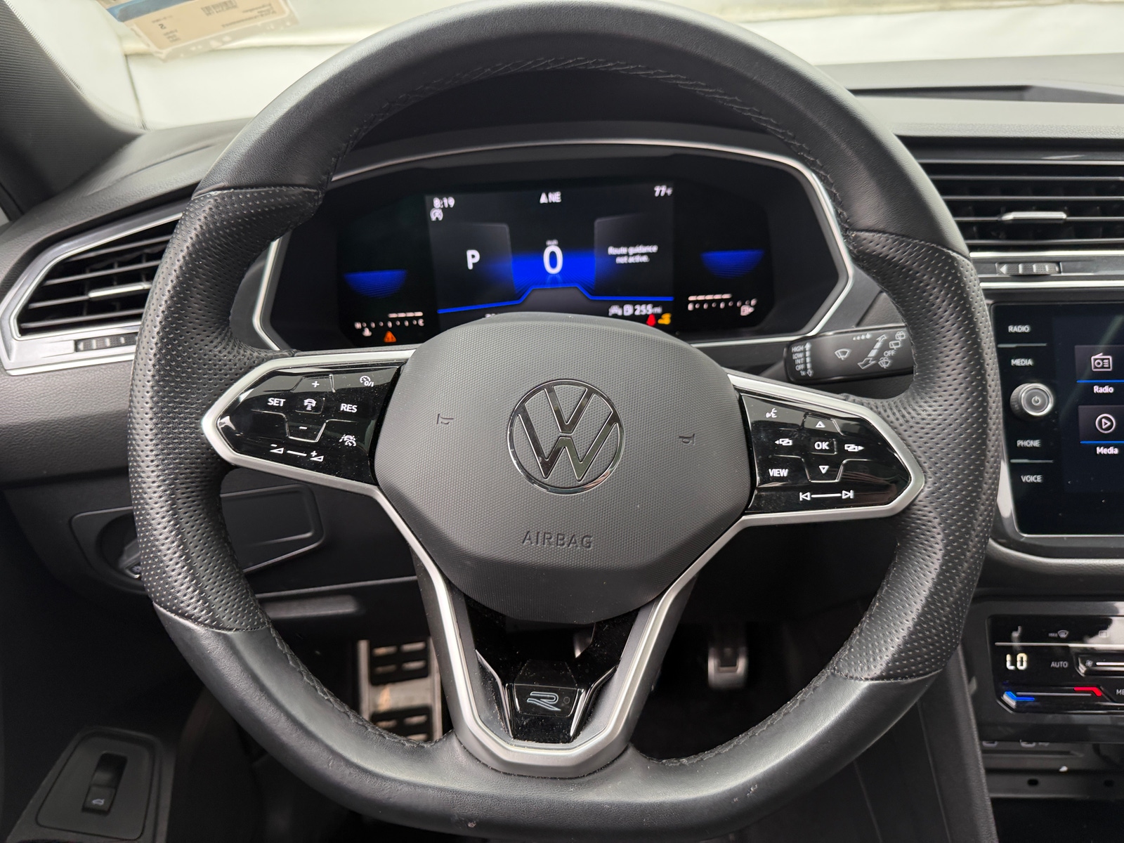 Thumbnail: 2022 Volkswagen Tiguan - 4