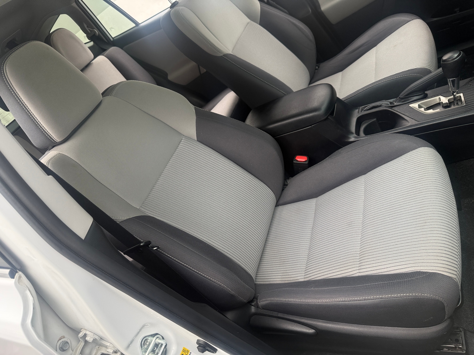 Thumbnail: 2015 Toyota RAV4 - 2