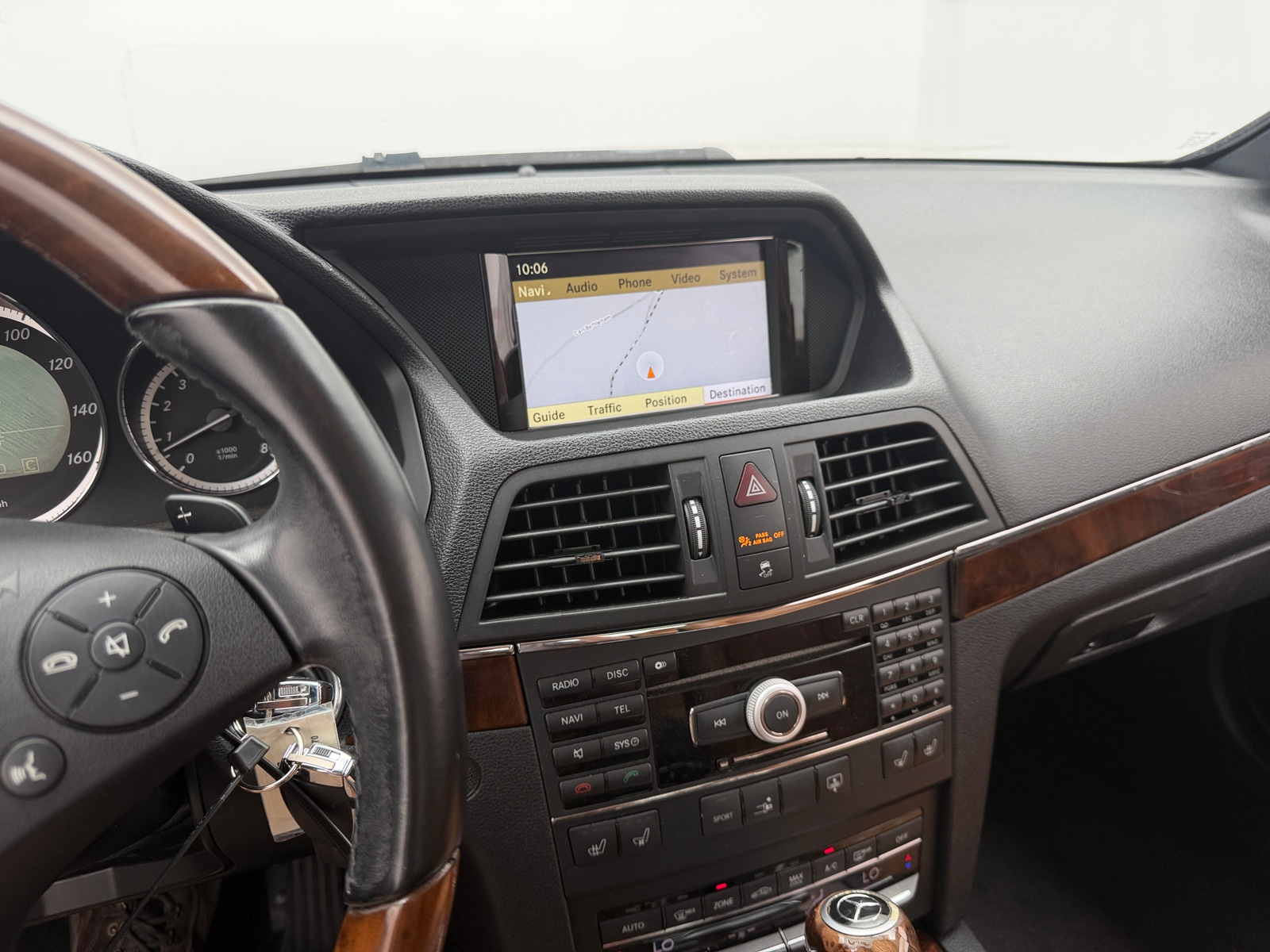 Thumbnail: 2010 Mercedes-Benz E-Class - 2