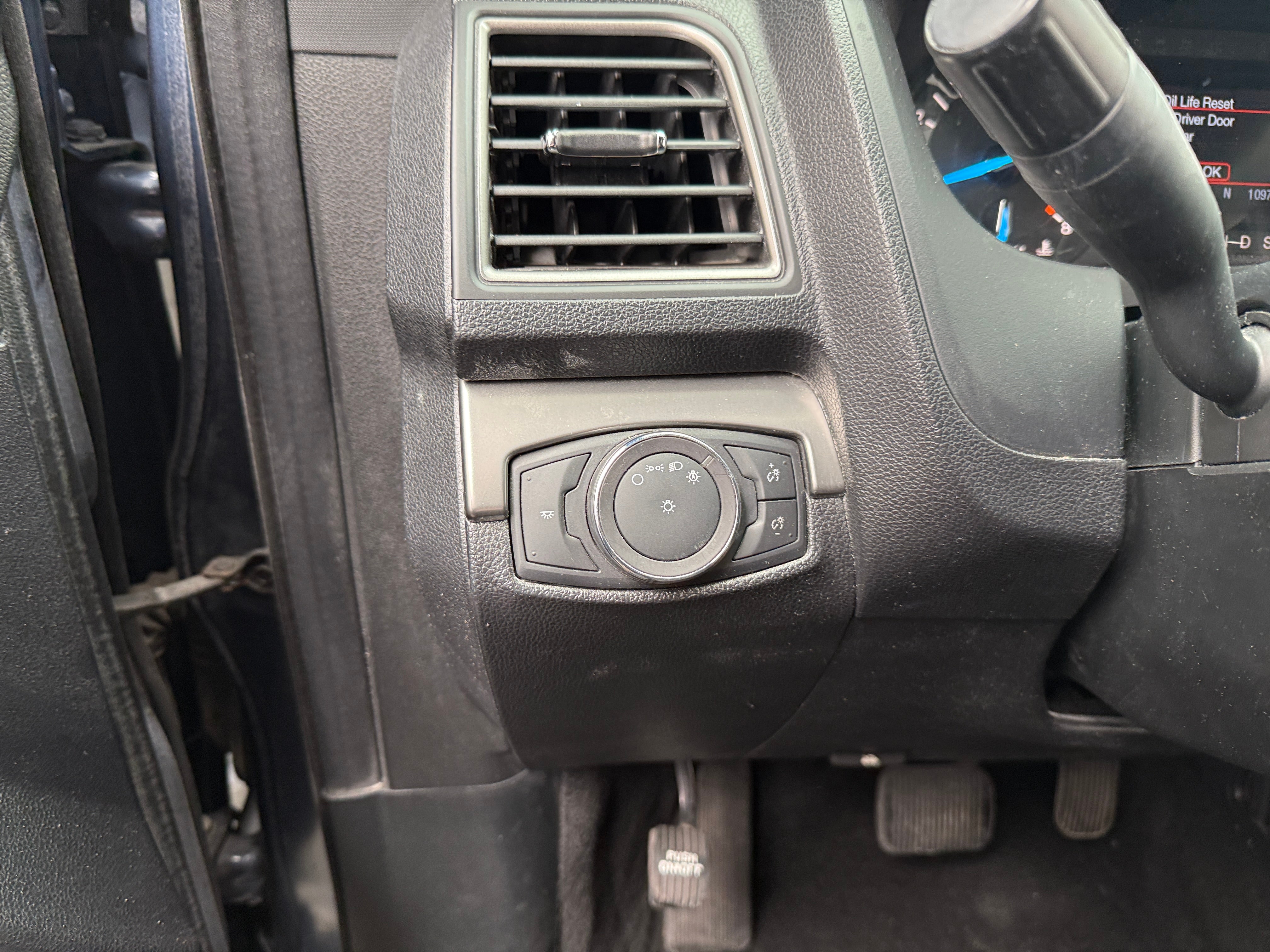 2018 Ford Explorer XLT - Photo 11