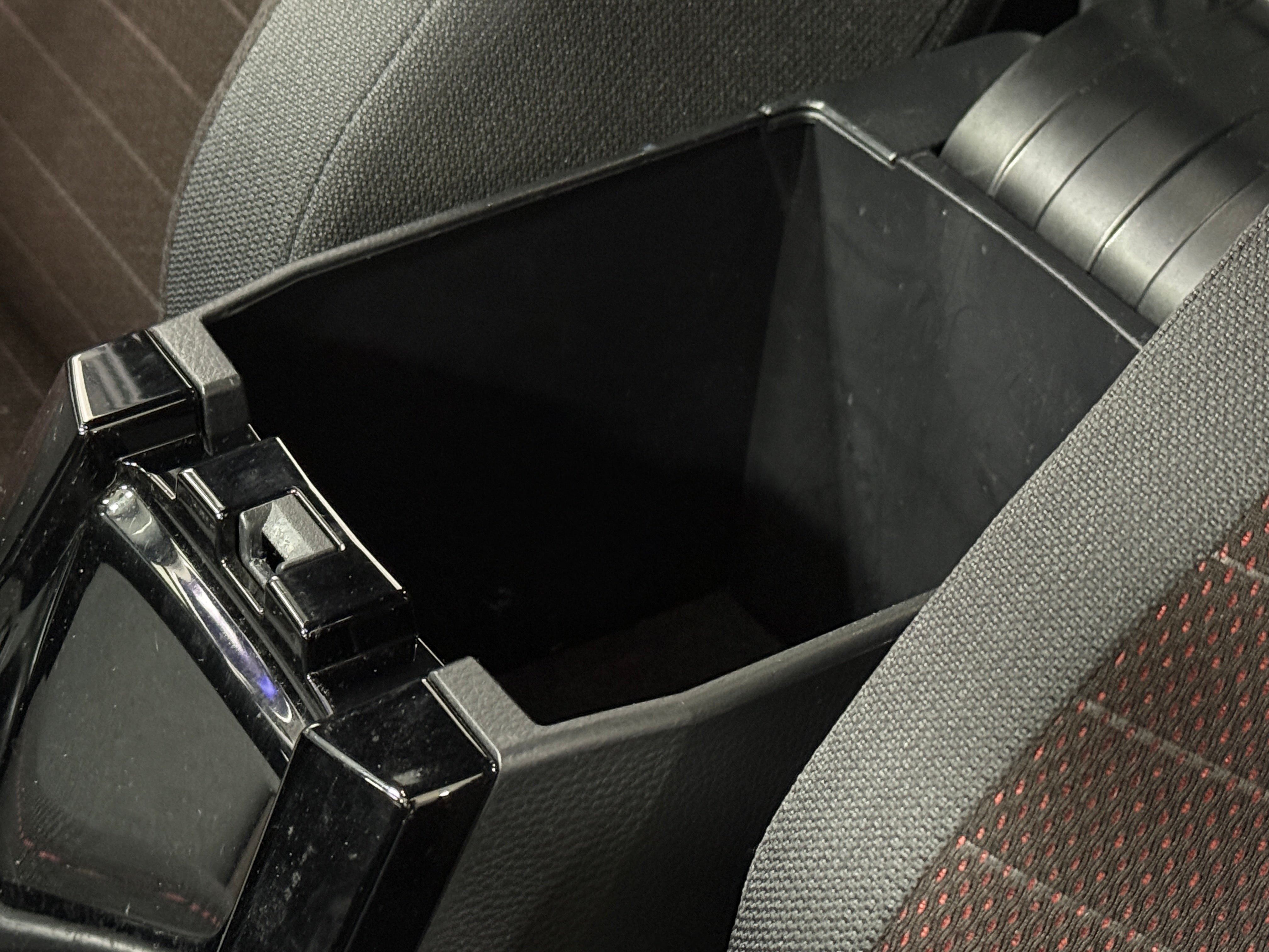 2024 Toyota Corolla SE - Photo 12