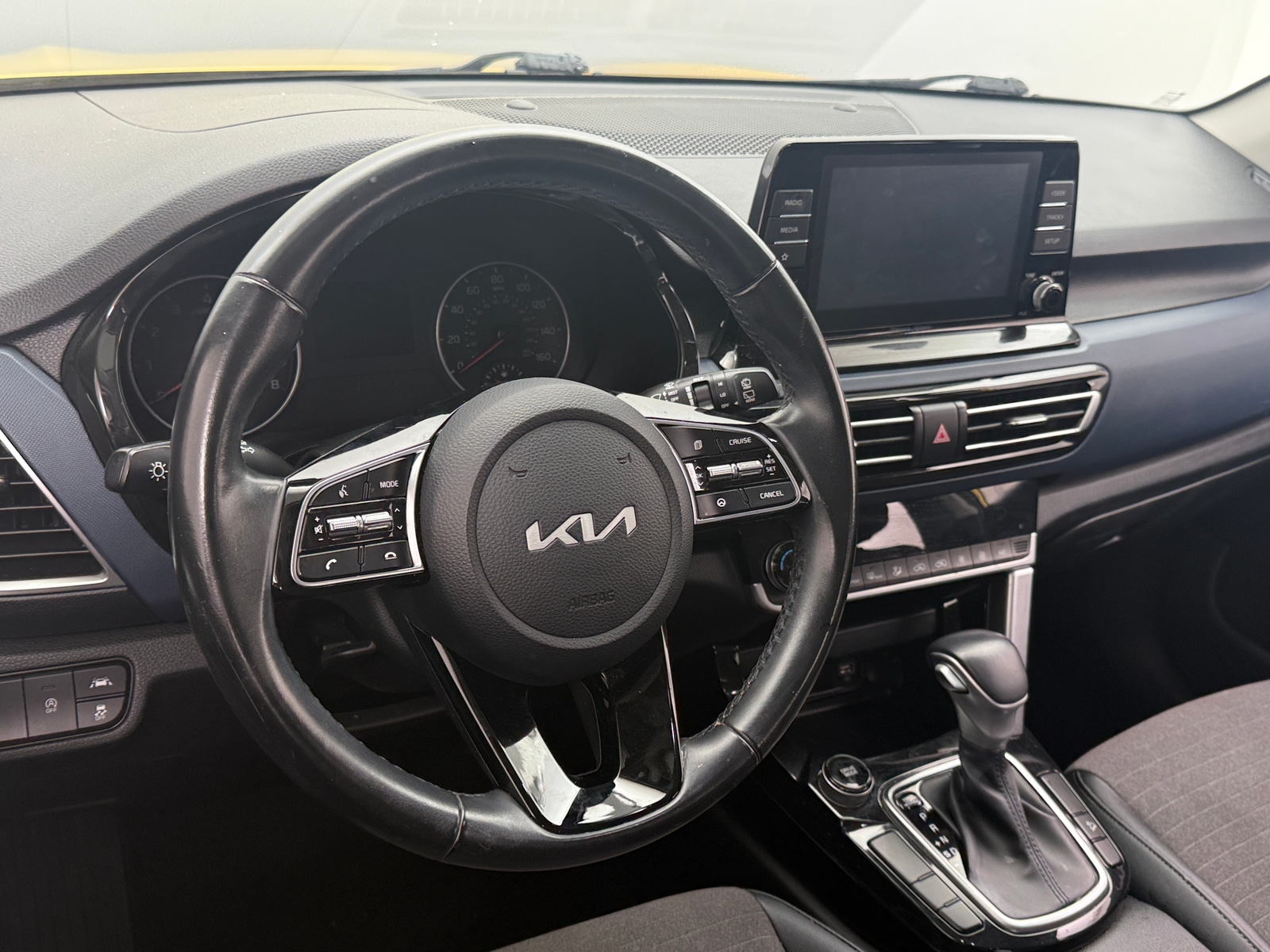 Thumbnail: 2023 Kia Seltos - 4