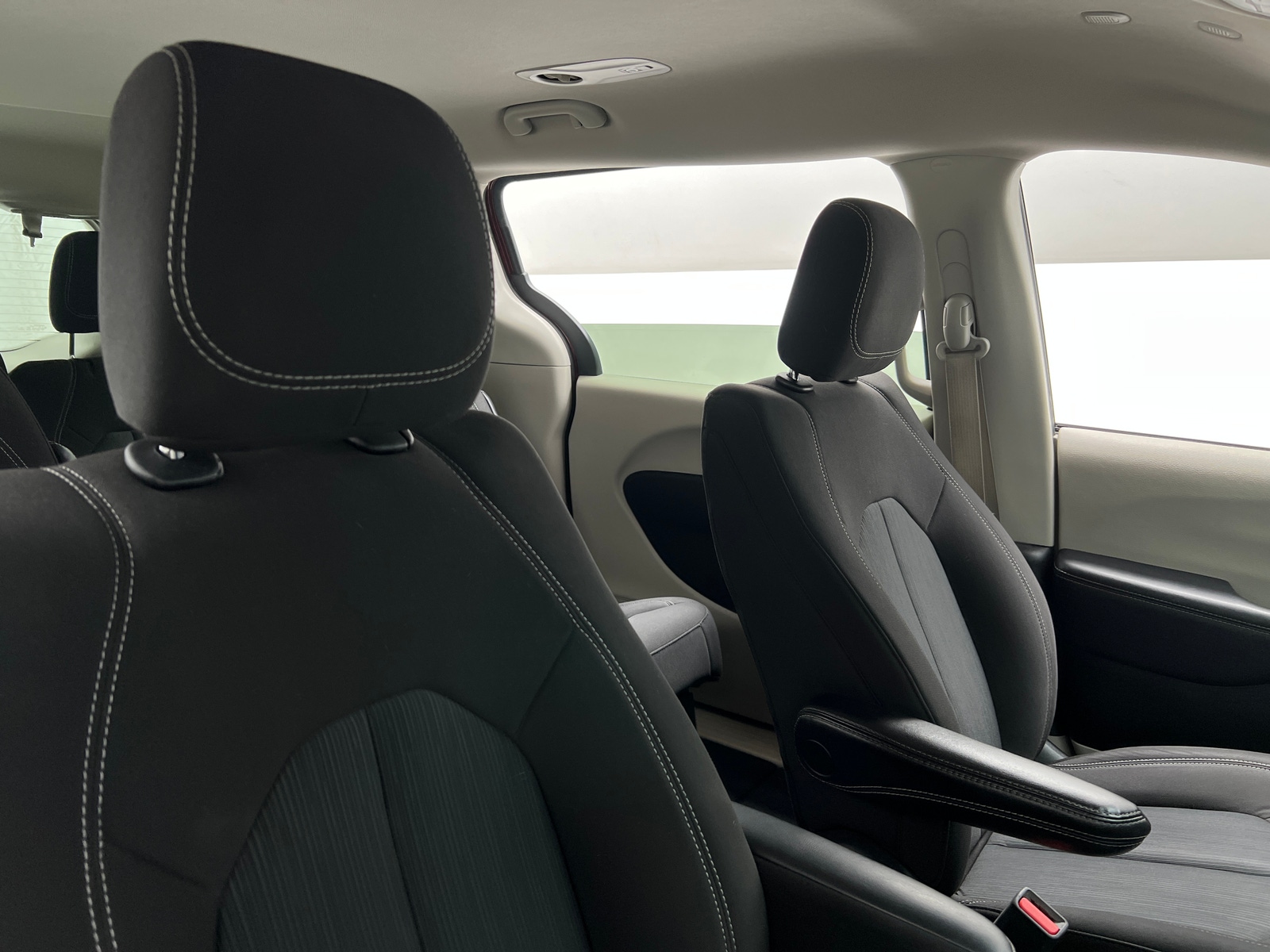 Thumbnail: 2023 Chrysler Voyager - 2