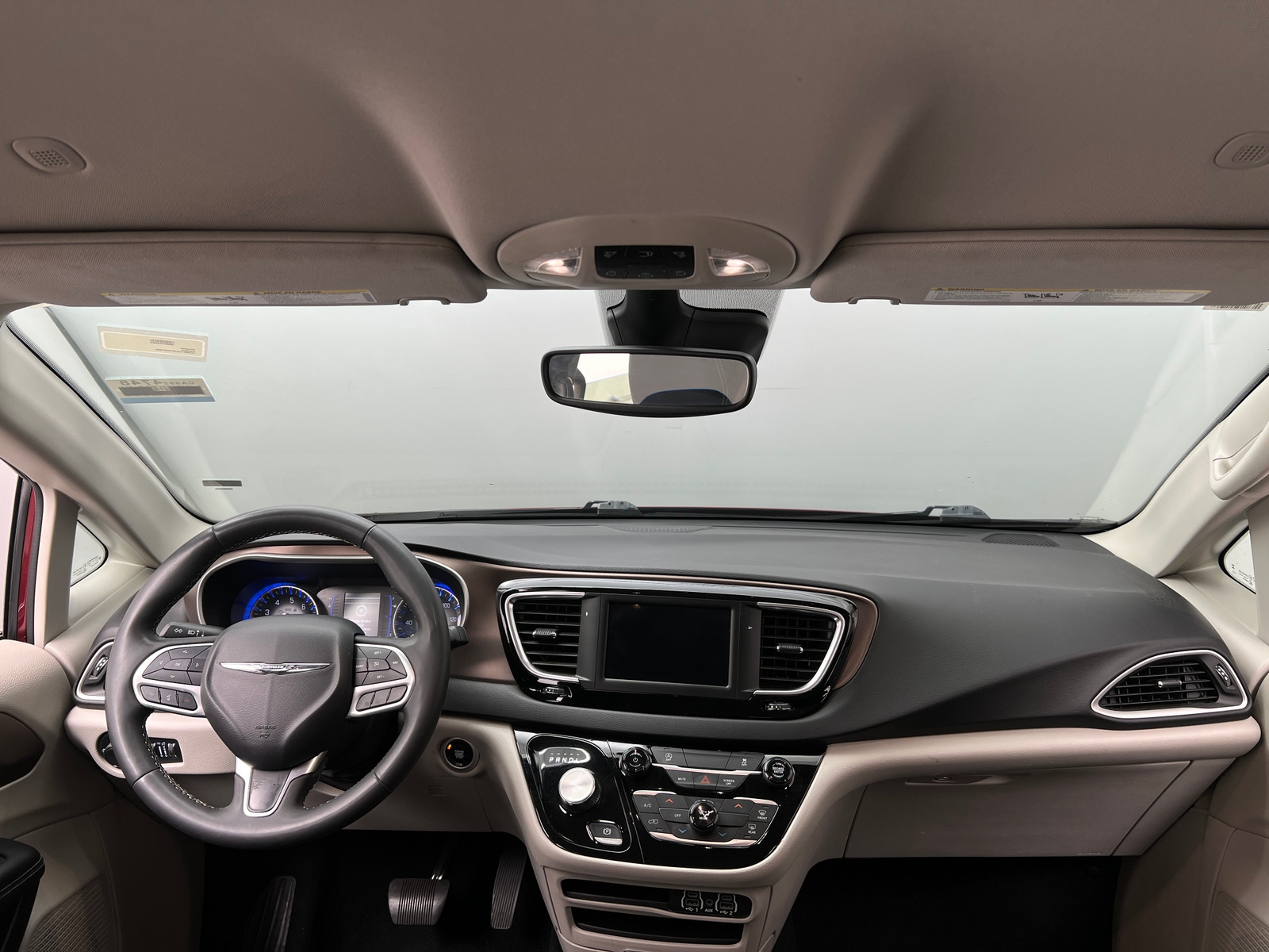 Thumbnail: 2023 Chrysler Voyager - 3