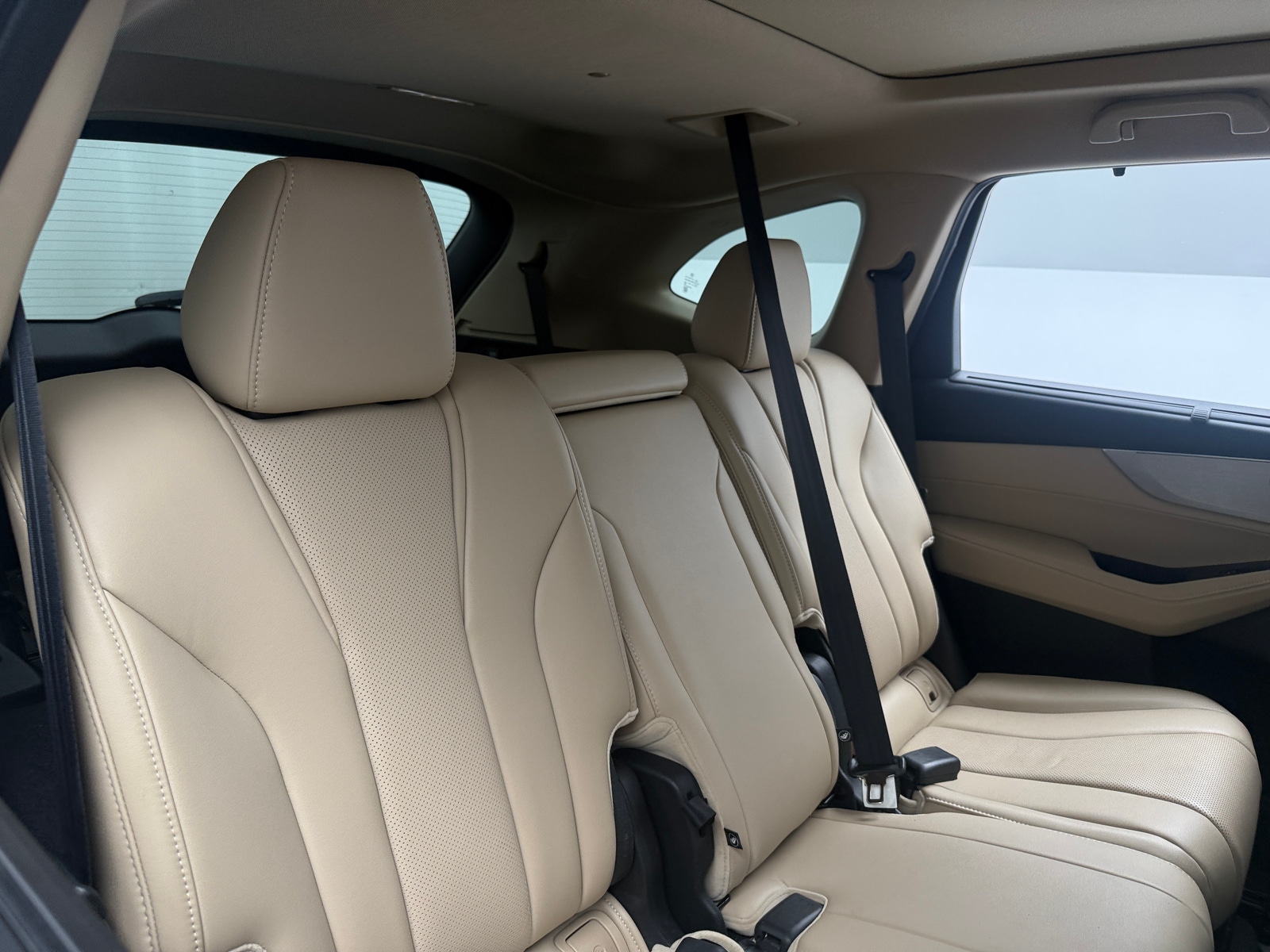 Thumbnail: 2022 Acura MDX - 5