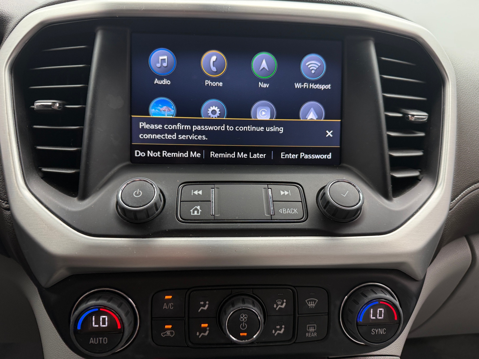 Thumbnail: 2022 GMC Acadia - 3