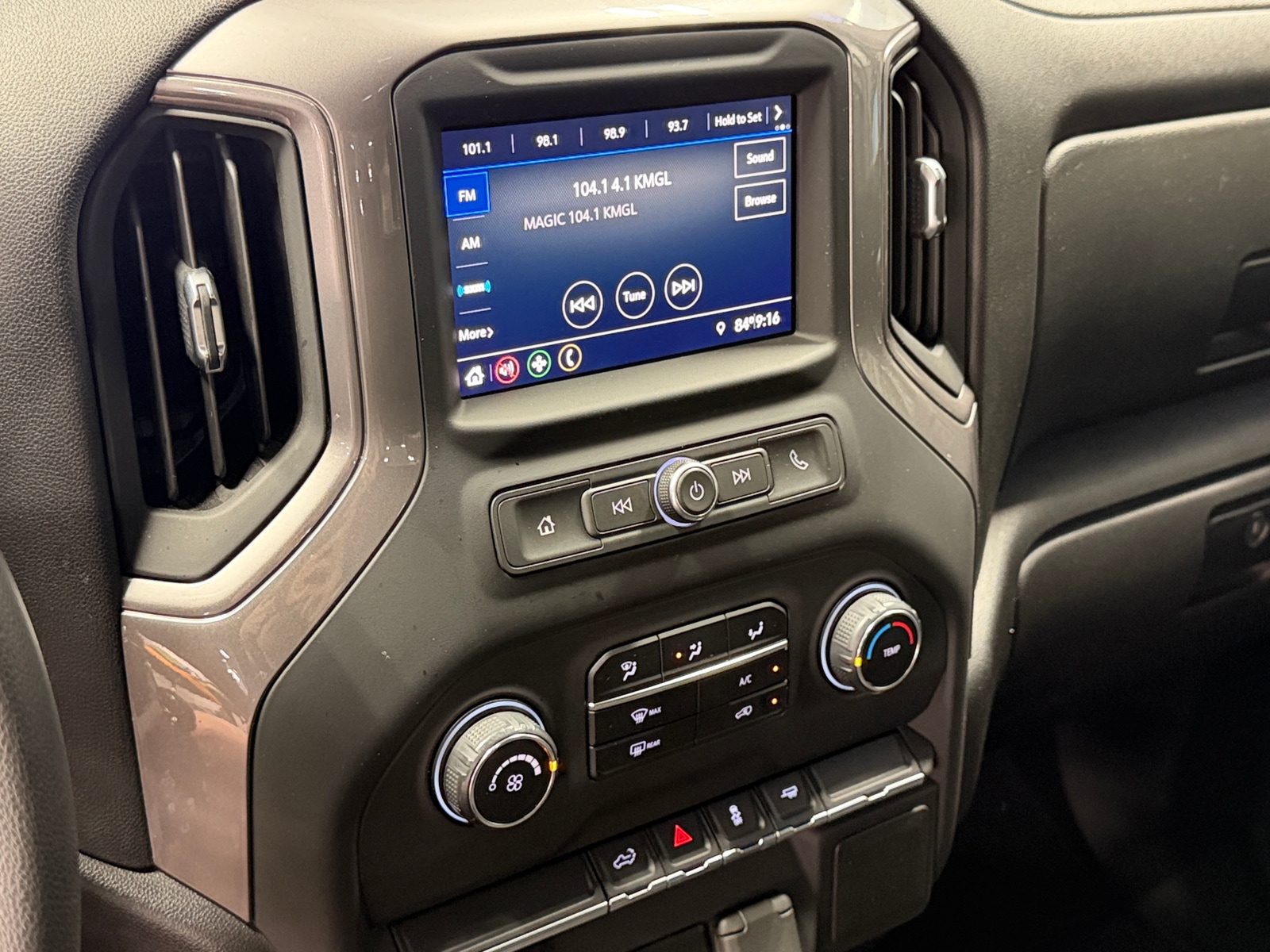 Thumbnail: 2021 Chevrolet Silverado 1500 - 4