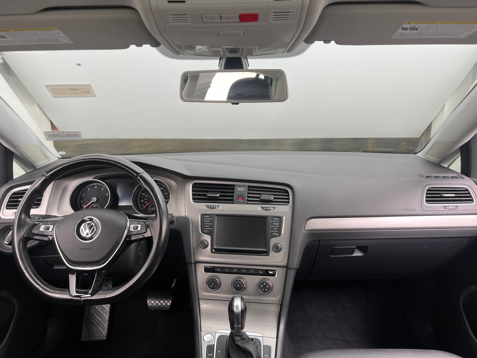 Thumbnail: 2017 Volkswagen Golf - 3