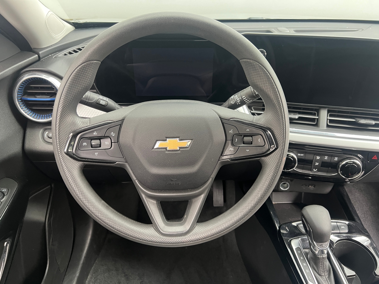 Thumbnail: 2025 Chevrolet Trax - 4