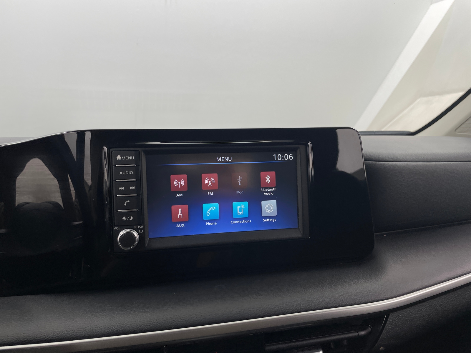Thumbnail: 2025 Nissan Kicks - 4