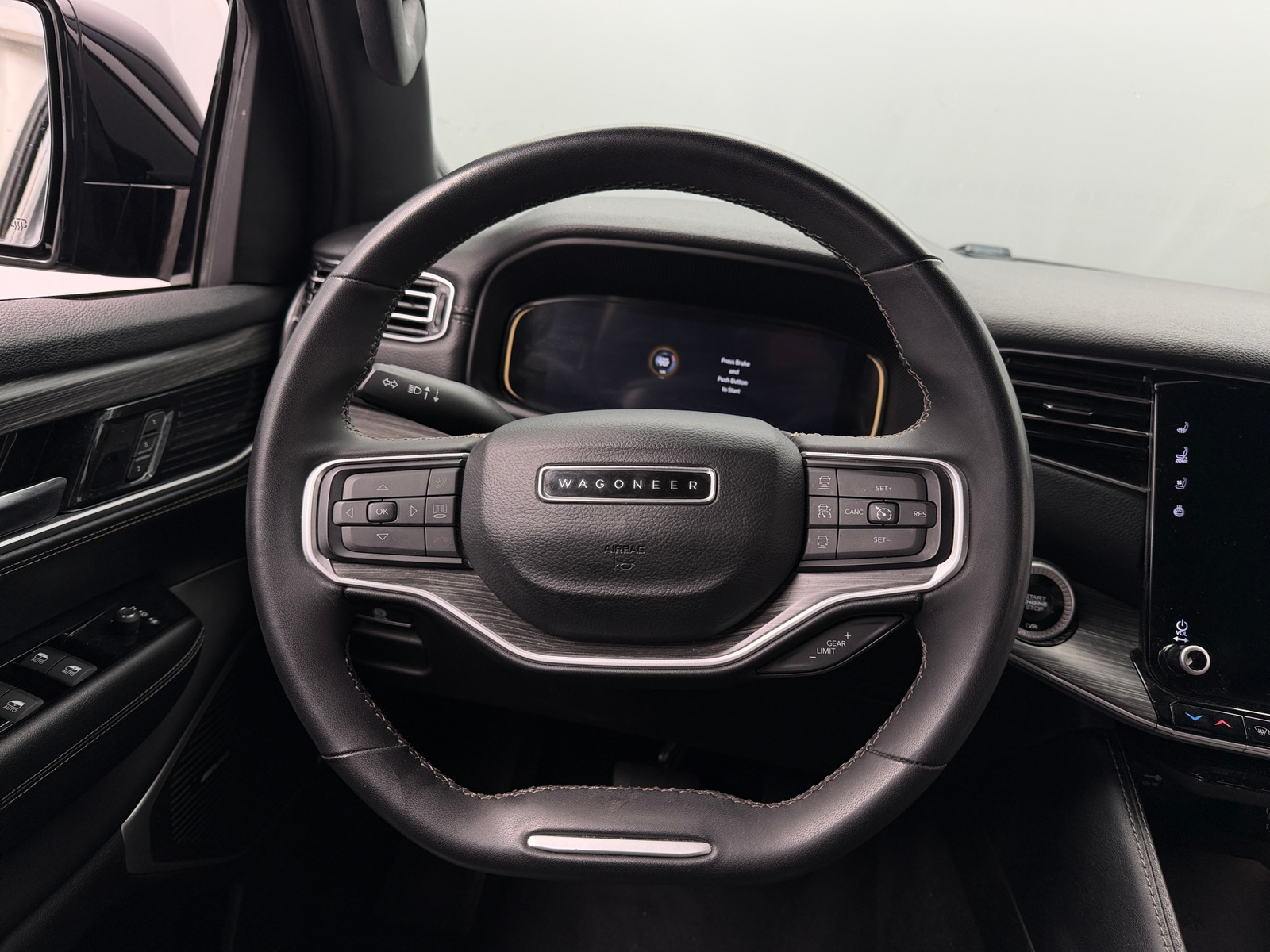 Thumbnail: 2024 Jeep Wagoneer - 4