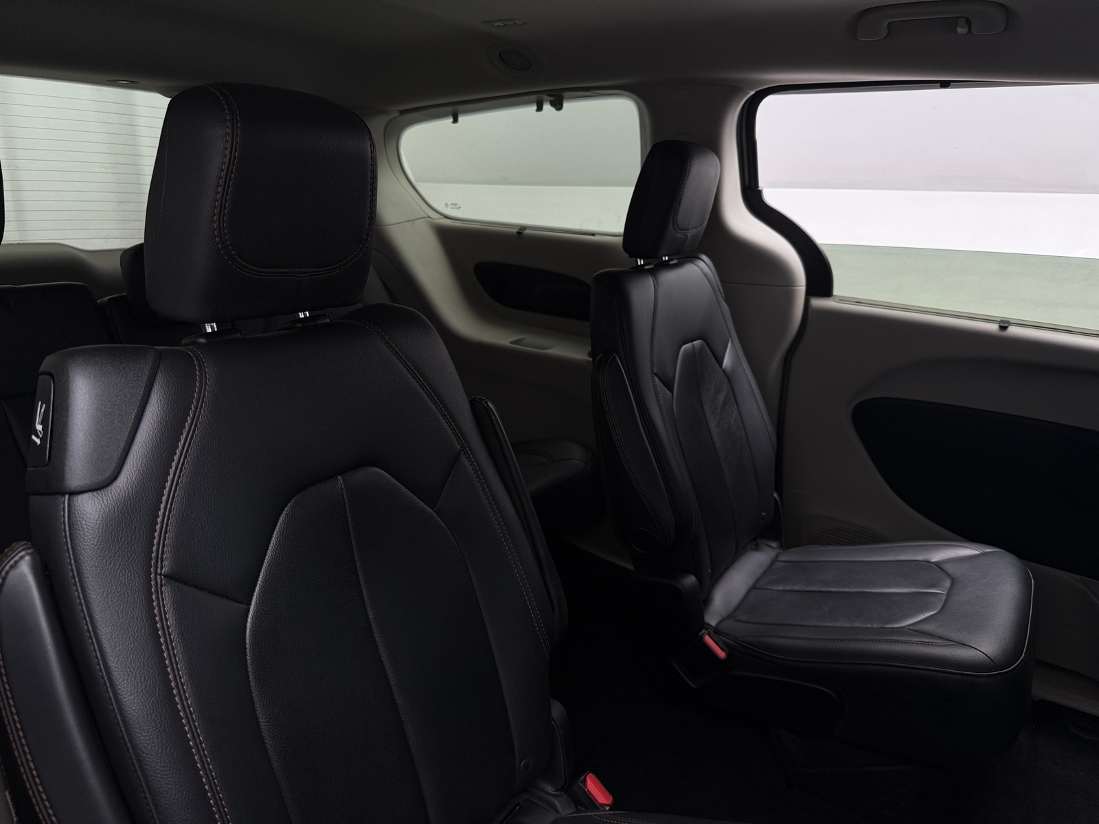 Thumbnail: 2017 Chrysler Pacifica - 5