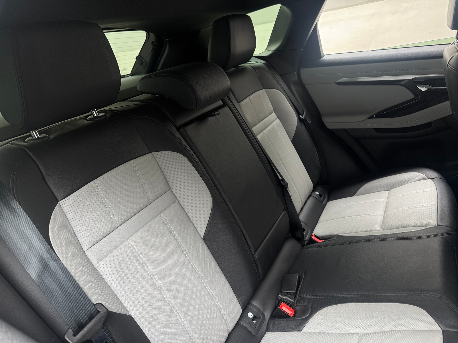 Thumbnail: 2023 Land Rover Range Rover Evoque - 5