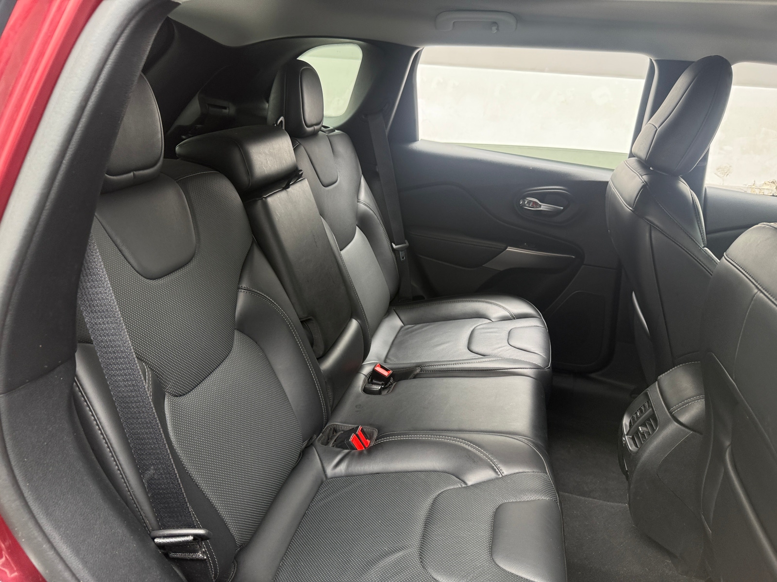 Thumbnail: 2020 Jeep Cherokee - 5