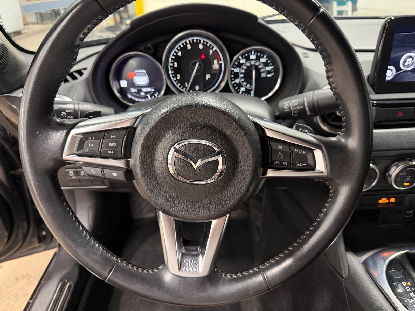 Thumbnail: 2022 Mazda MX-5 Miata - 4