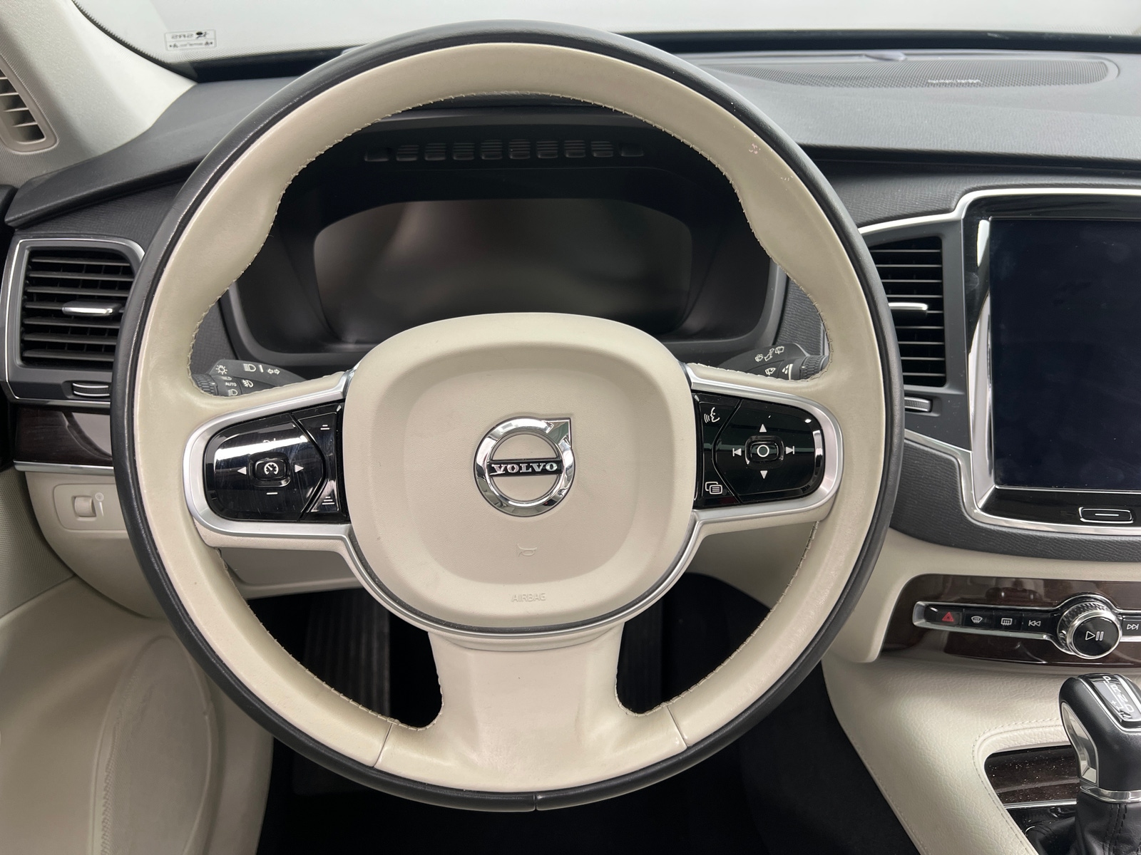 Thumbnail: 2019 Volvo XC90 - 4