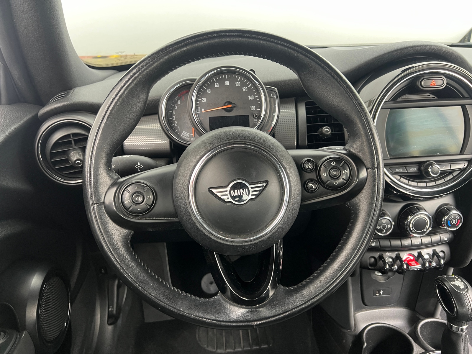 Thumbnail: 2019 MINI Cooper Convertible - 4