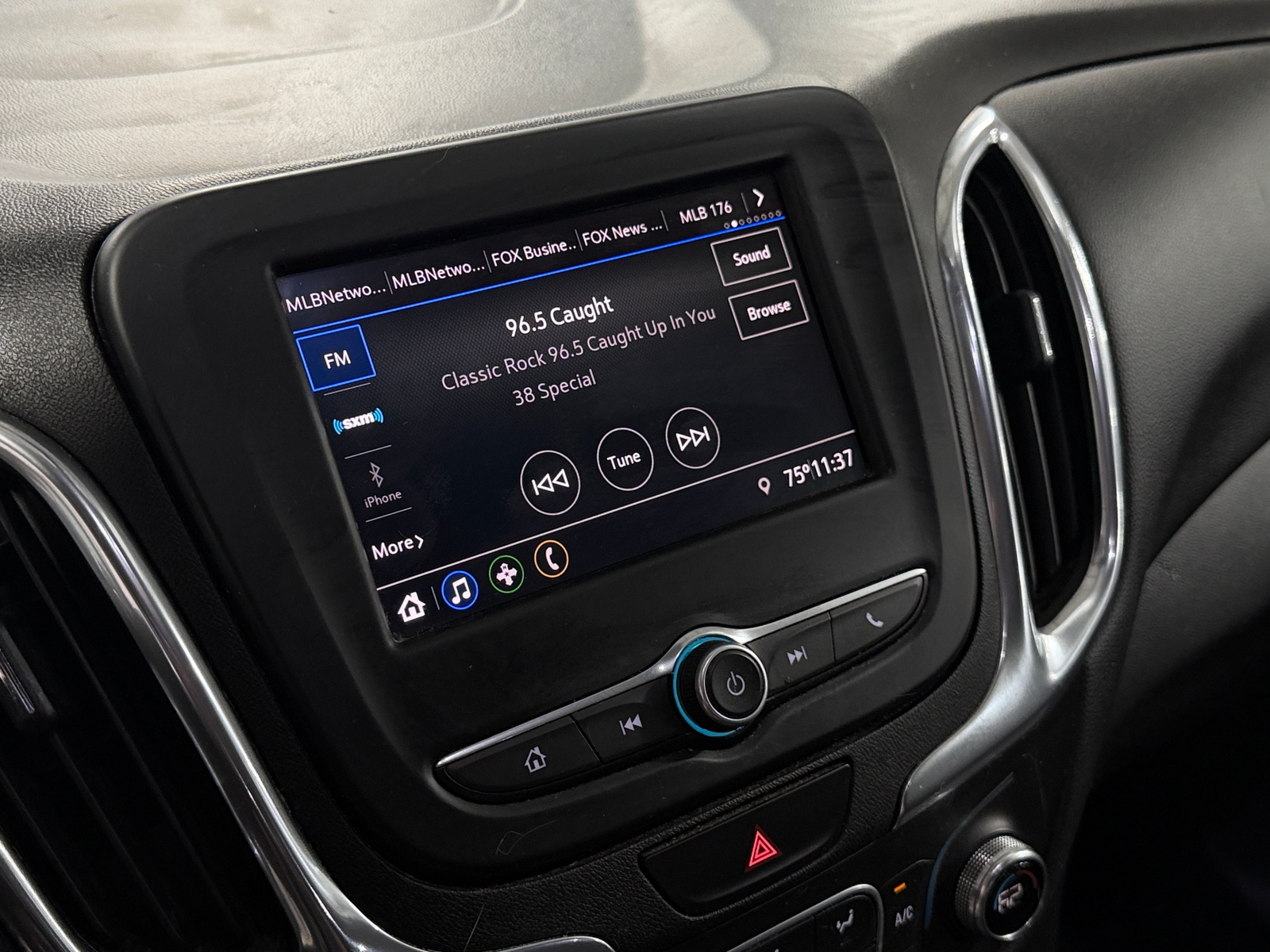 Thumbnail: 2020 Chevrolet Equinox - 4