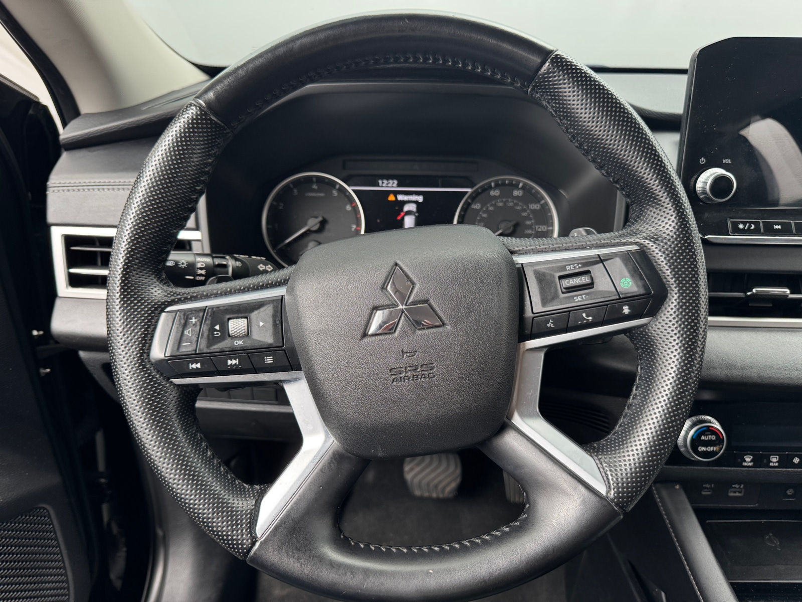 Thumbnail: 2022 Mitsubishi Outlander - 4