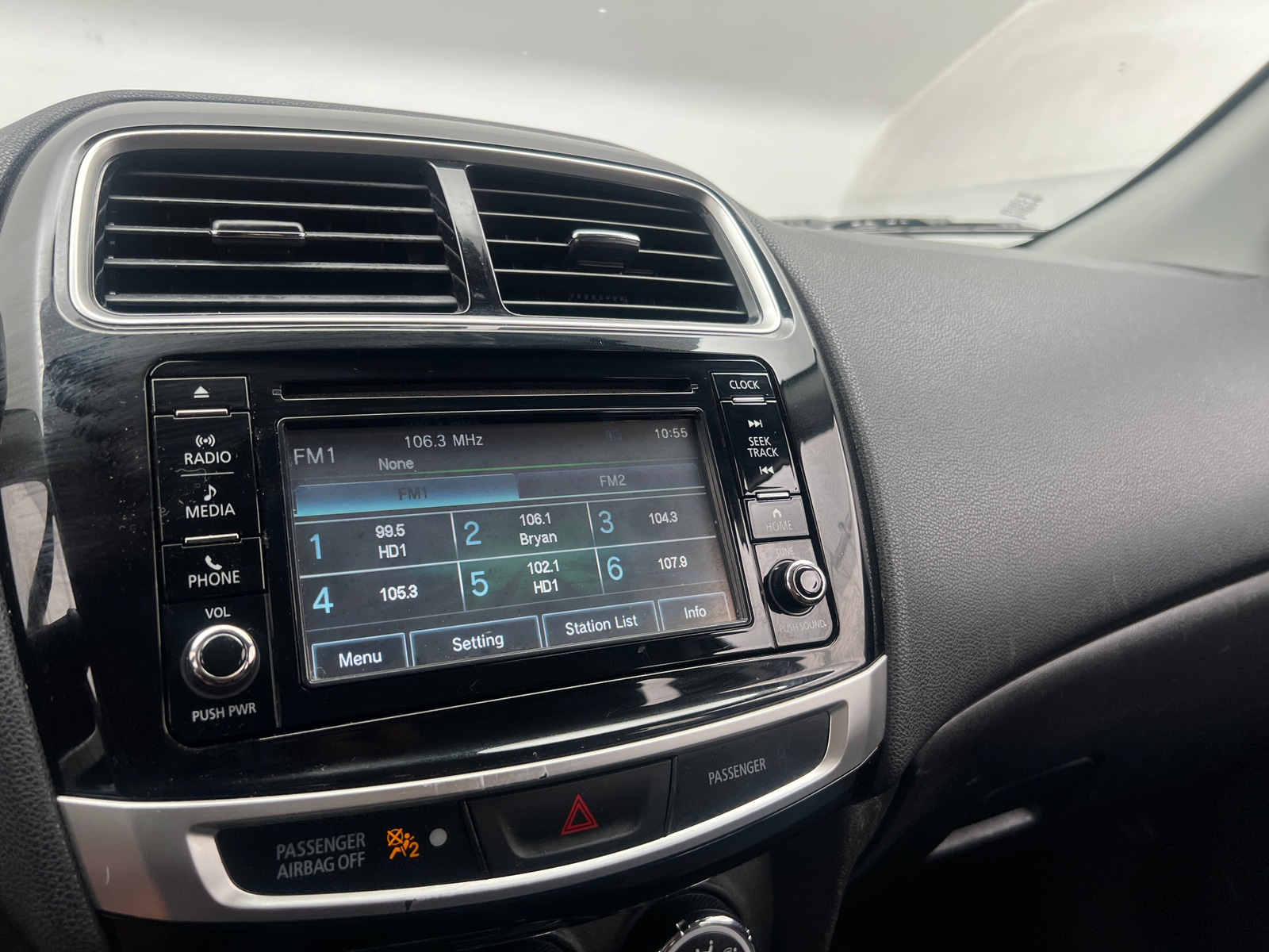 Thumbnail: 2017 Mitsubishi Outlander Sport - 3