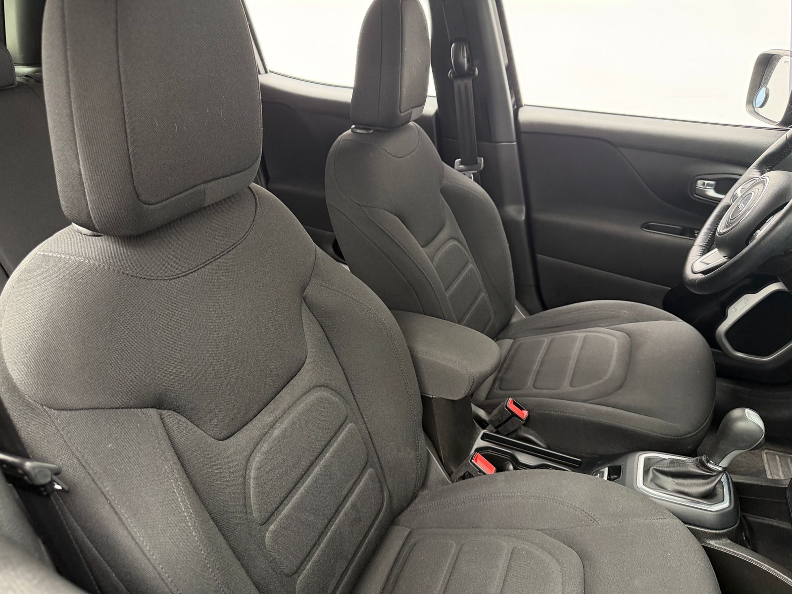 Thumbnail: 2020 Jeep Renegade - 6