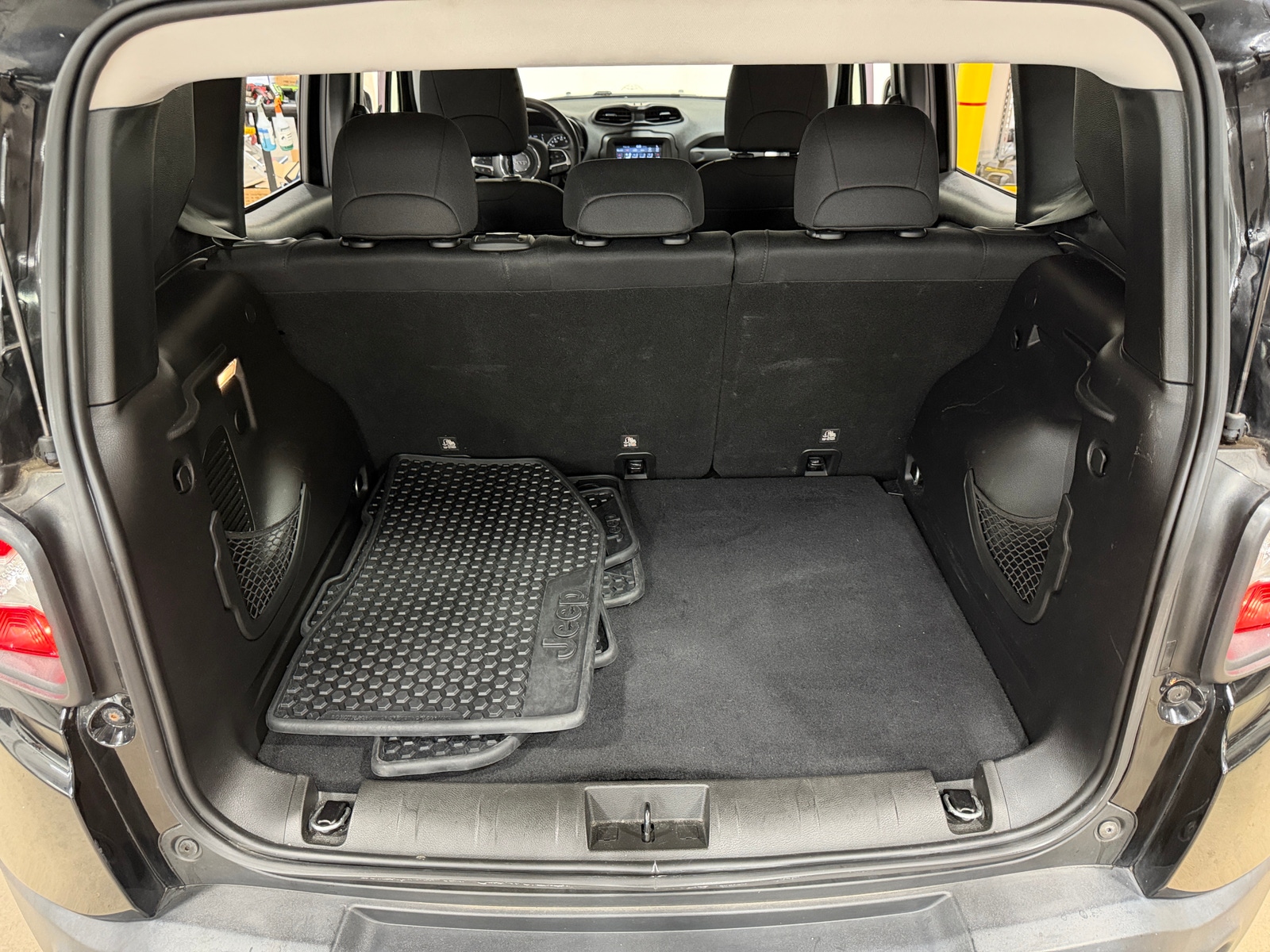 Thumbnail: 2020 Jeep Renegade - 7