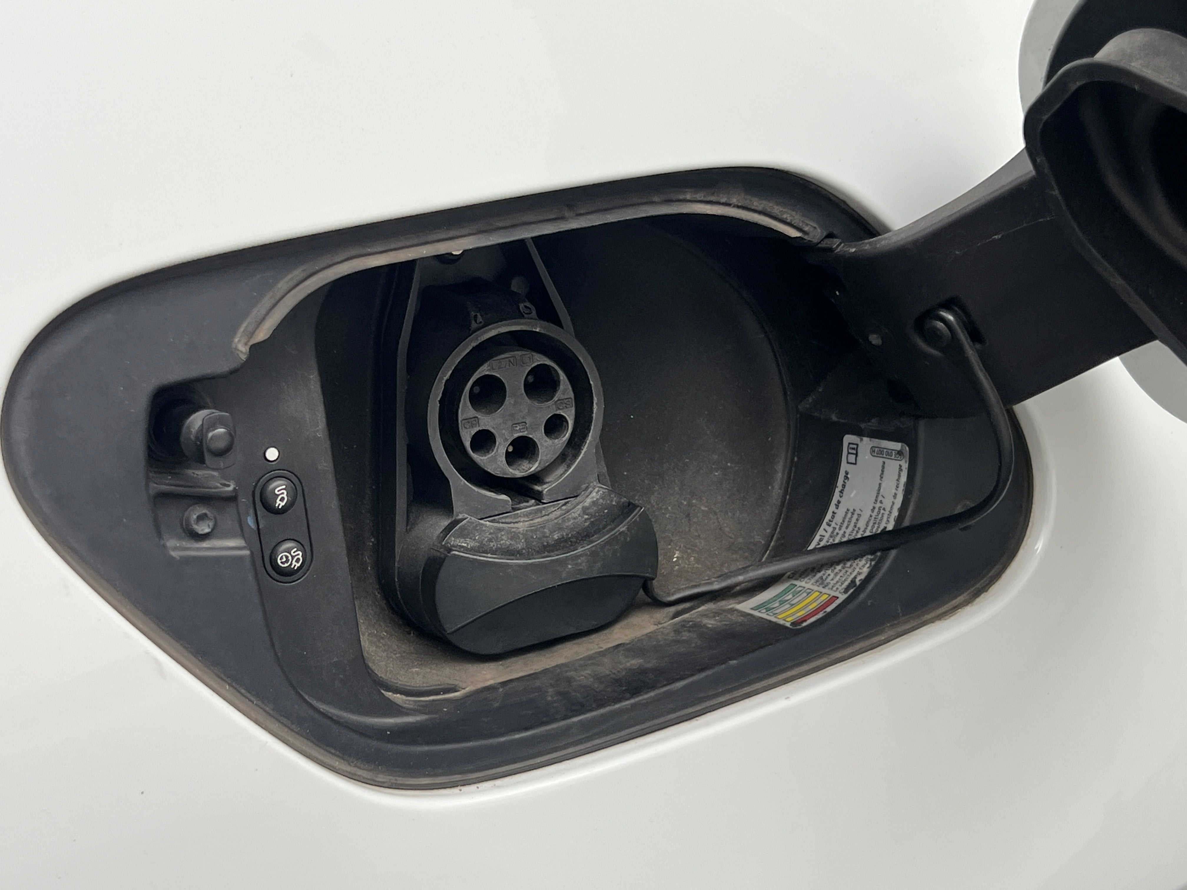 Used 2019 Volkswagen e-Golf e-Golf SEL Premium with VIN WVWPR7AU5KW907356 for sale in Pewaukee, WI