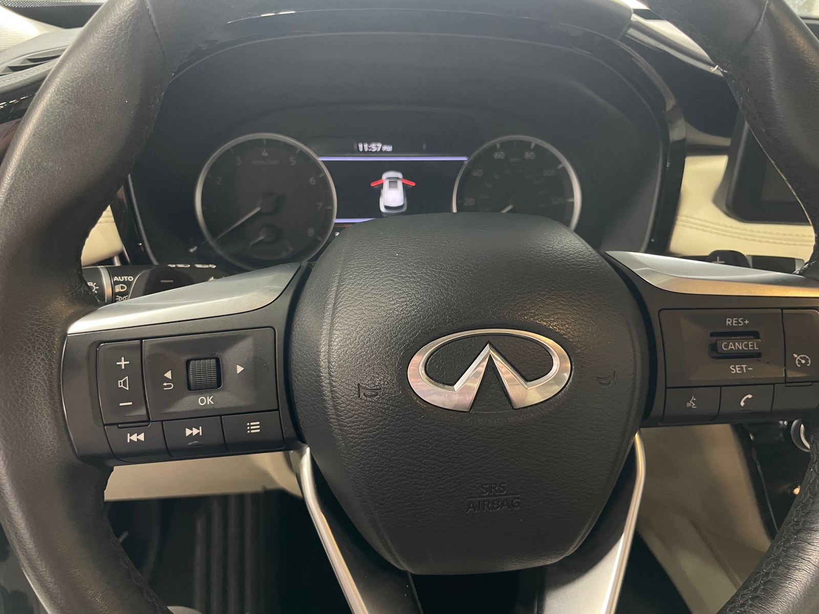 Thumbnail: 2023 INFINITI QX60 - 4