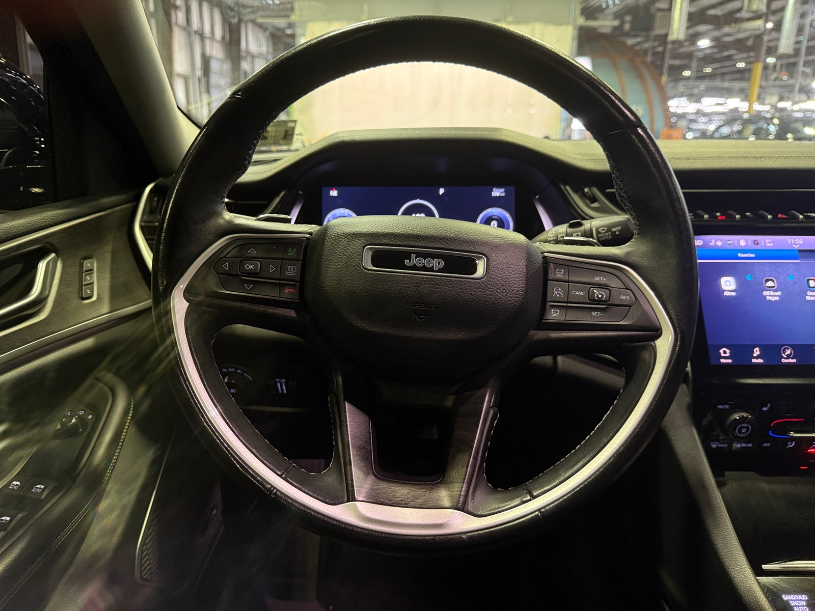 Thumbnail: 2022 Jeep Grand Cherokee L - 4