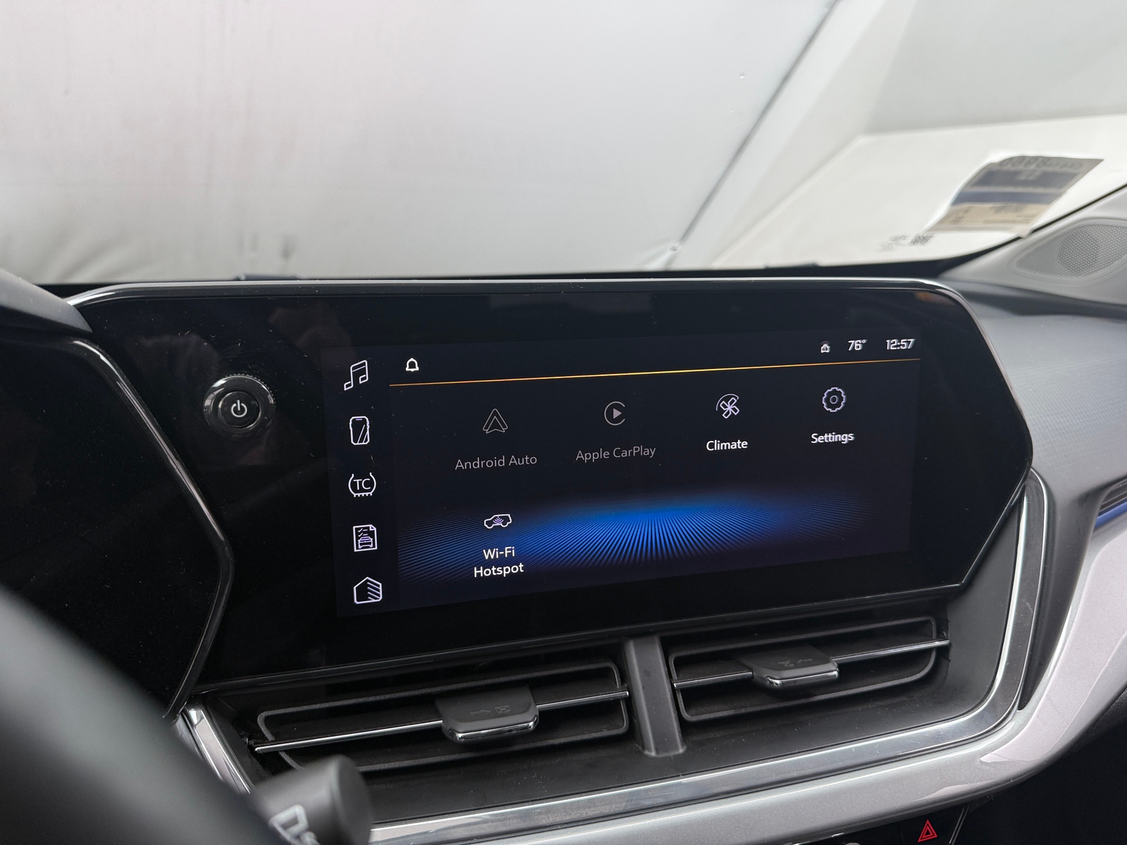 Thumbnail: 2024 Chevrolet Trax - 3