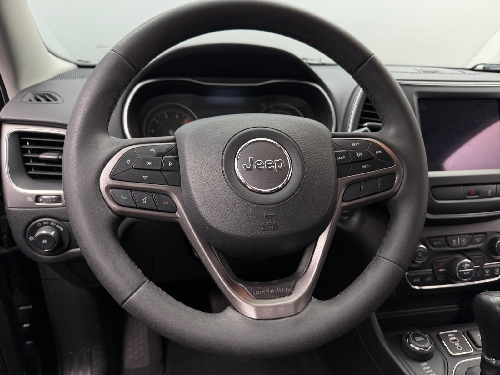 Thumbnail: 2022 Jeep Cherokee - 4