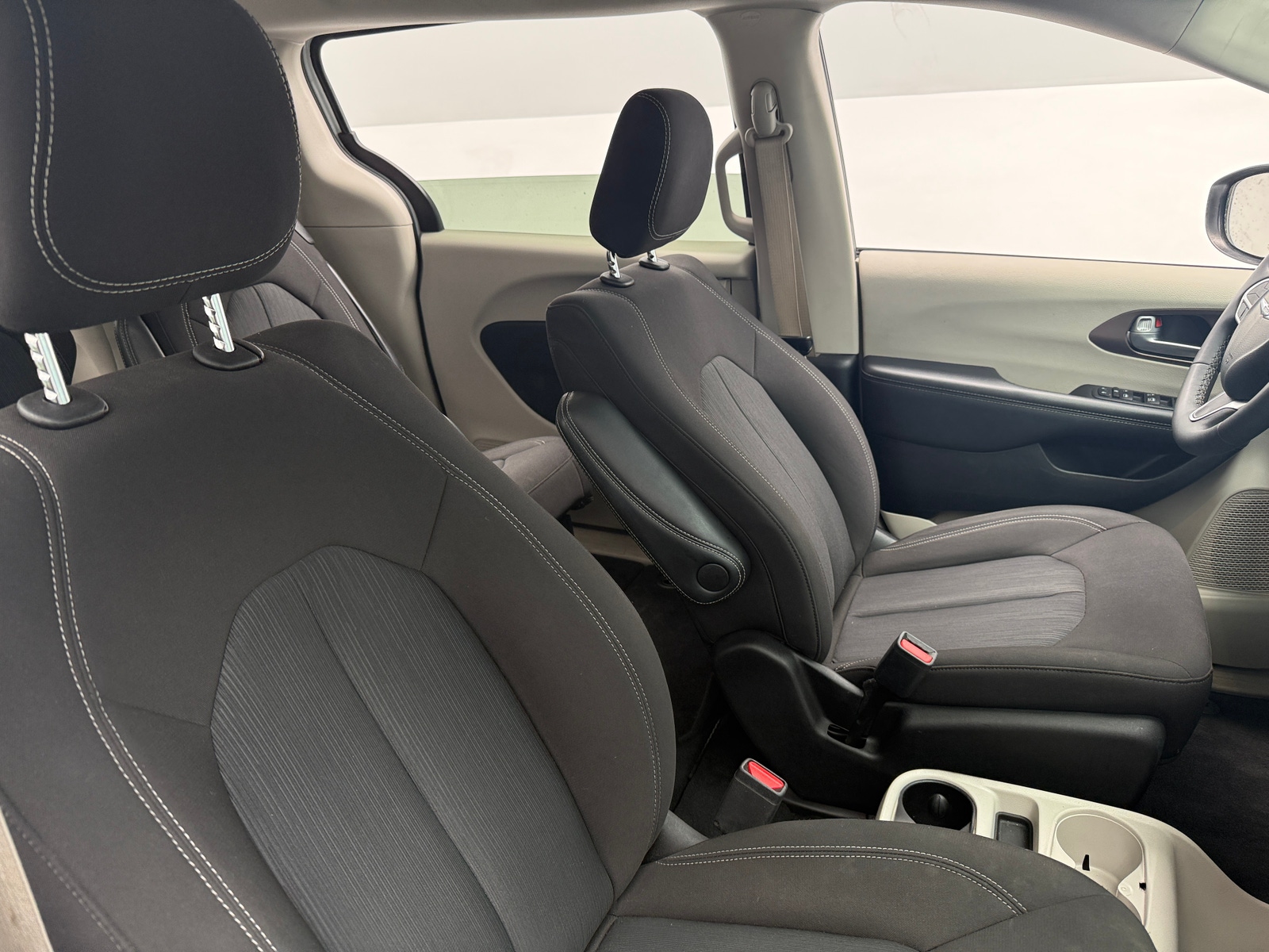 Thumbnail: 2024 Chrysler Voyager - 2
