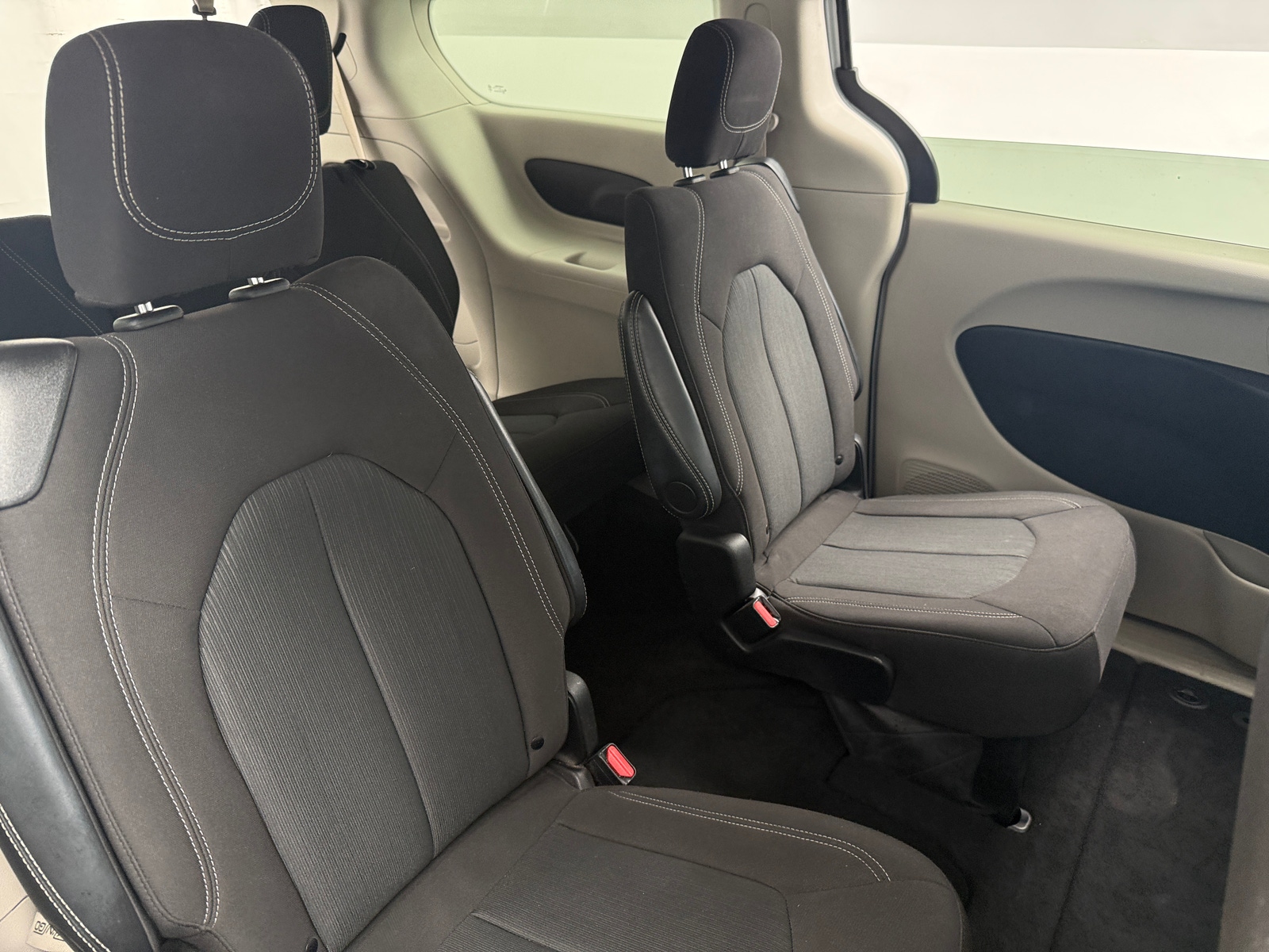 Thumbnail: 2024 Chrysler Voyager - 6