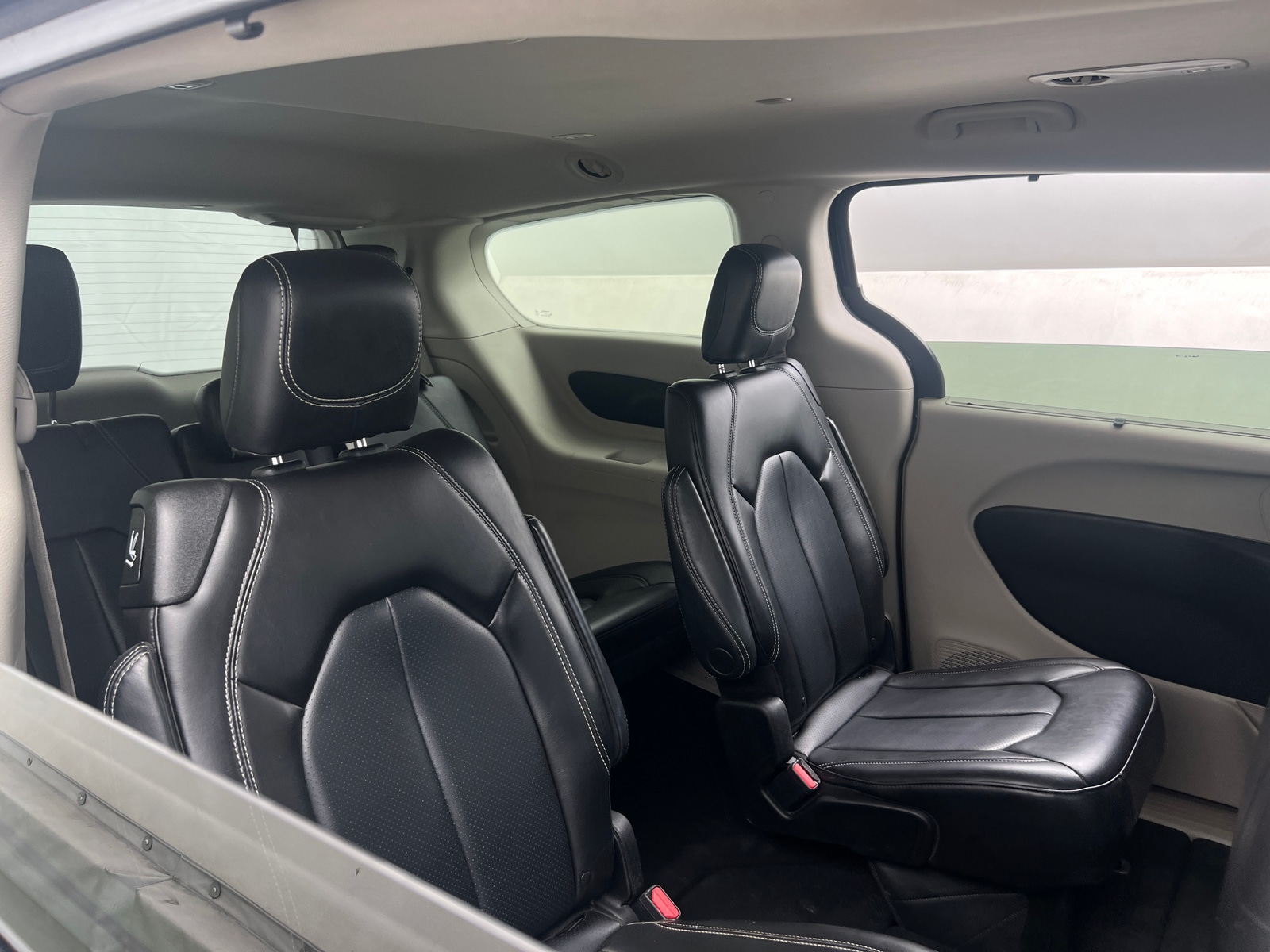 Thumbnail: 2023 Chrysler Pacifica - 5