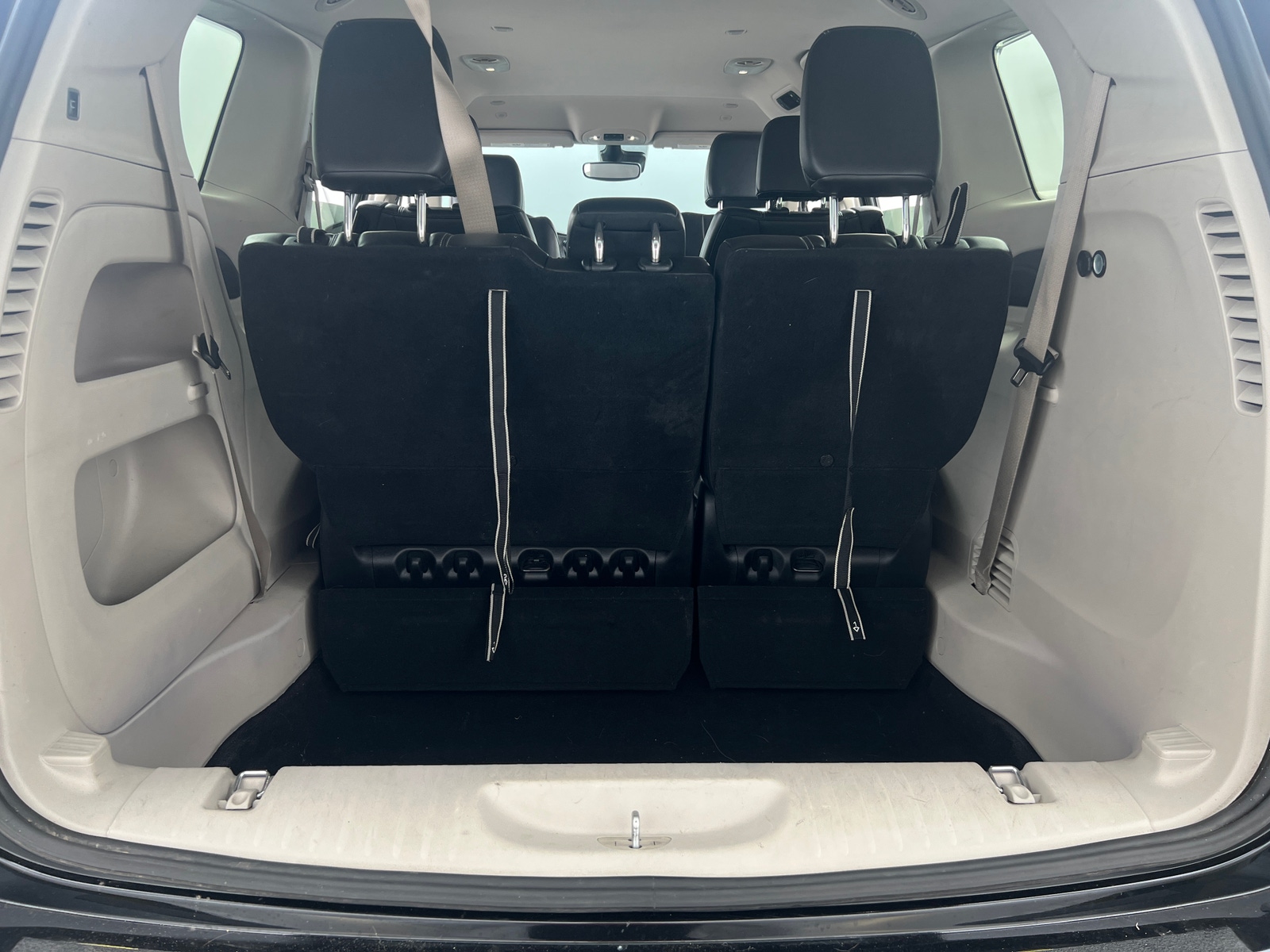 Thumbnail: 2023 Chrysler Pacifica - 6
