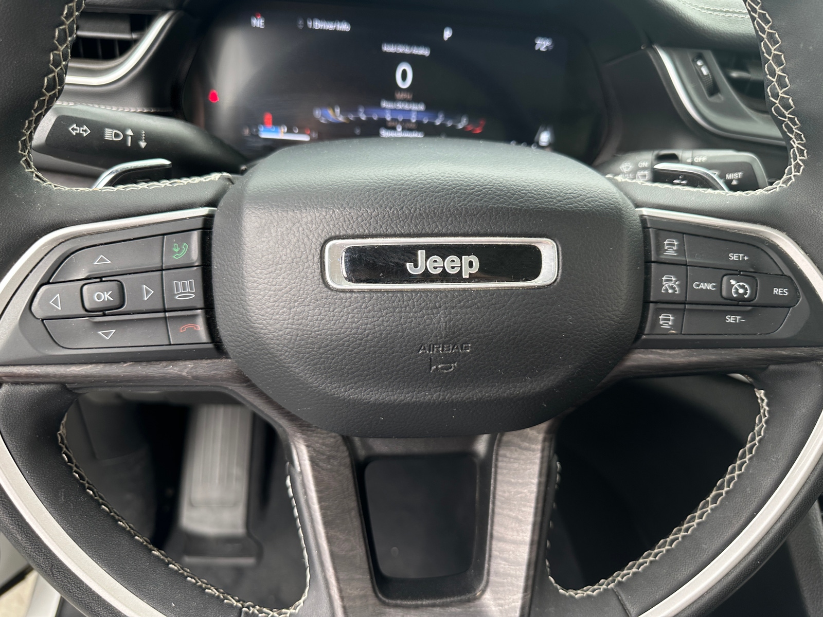 Thumbnail: 2023 Jeep Grand Cherokee - 4